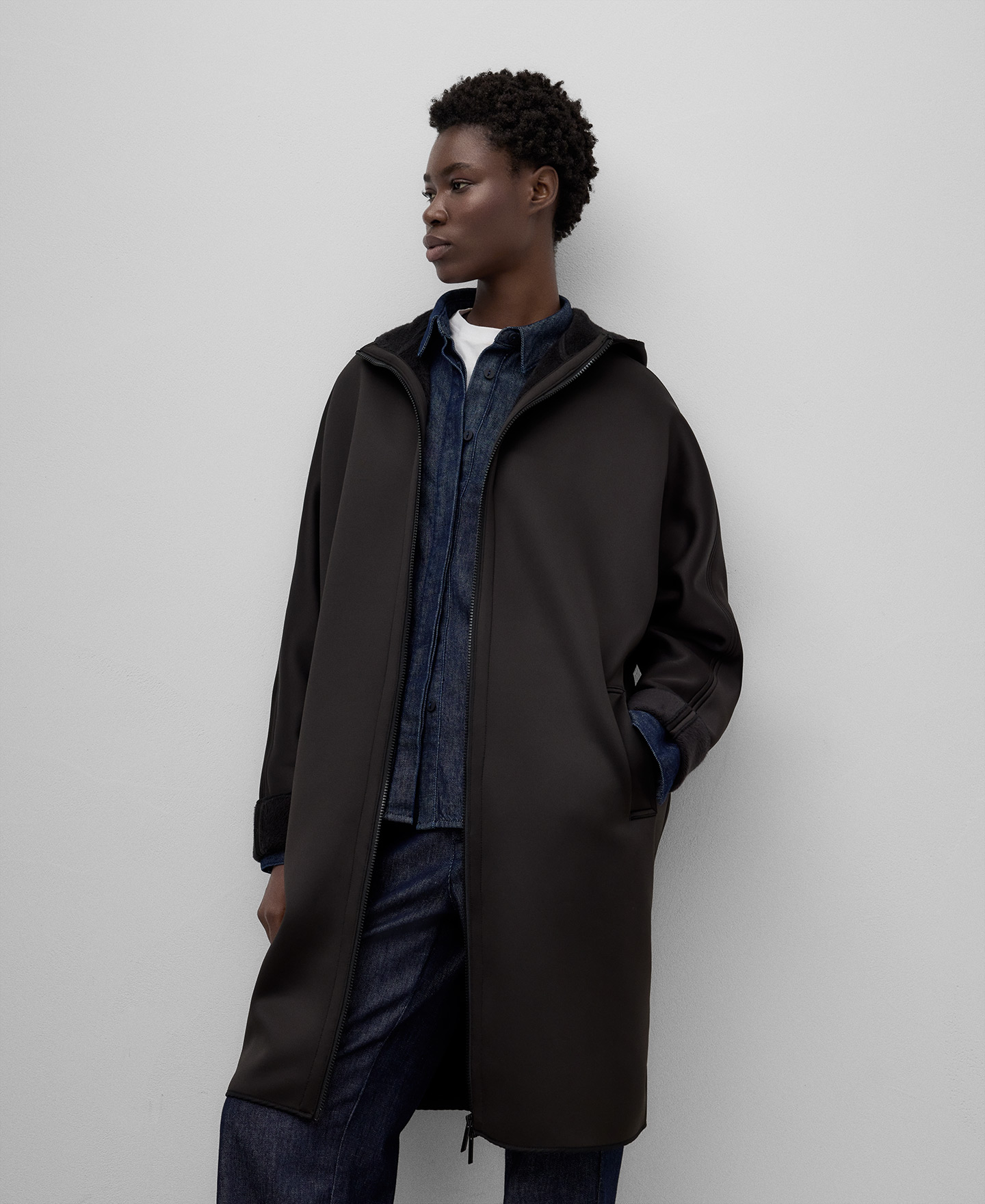 Abrigo con capucha nailon mujer image number 0