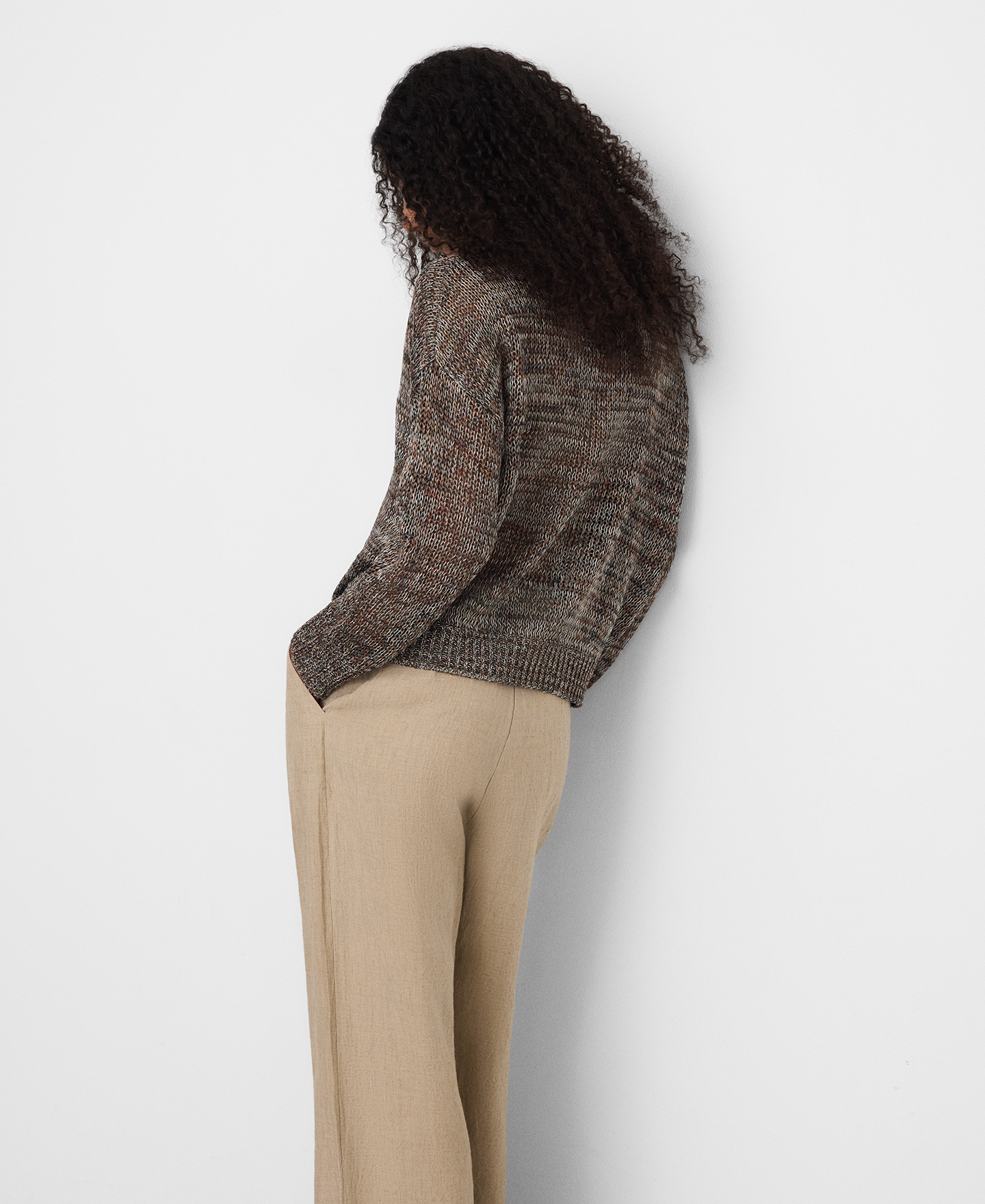 V-neck melange knit sweater image number 2