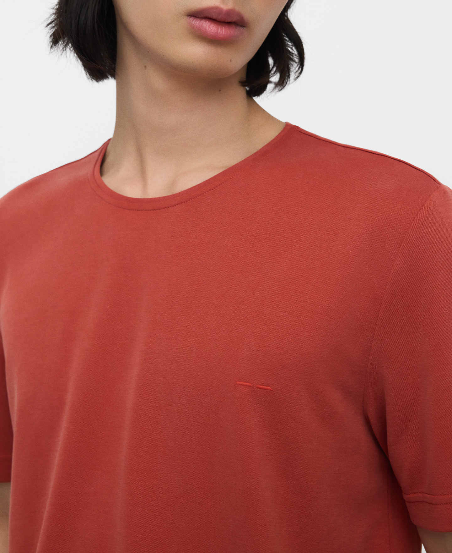 T-shirt com gola redonda modal image number 3