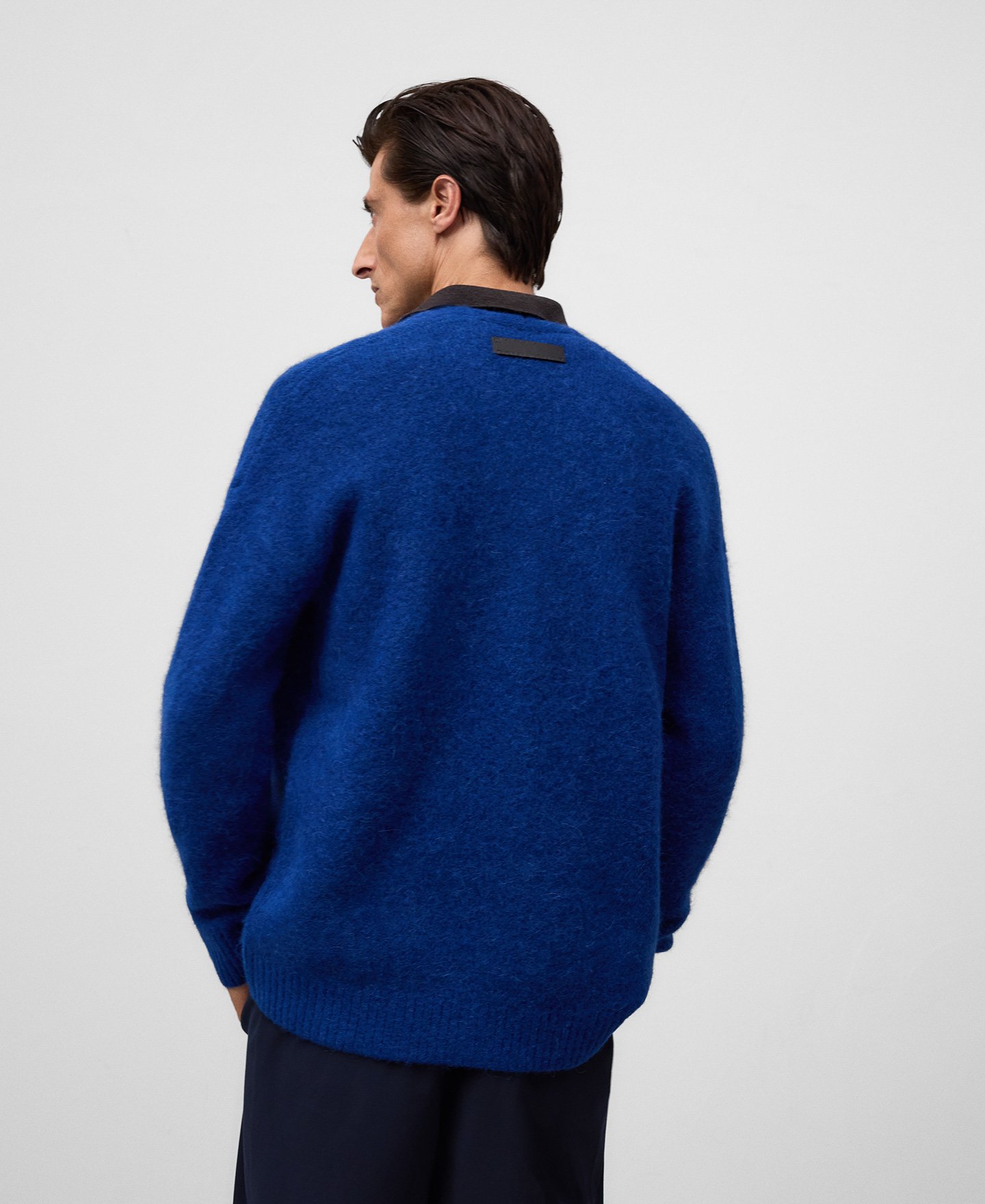 Knit V-neck cardigan man image number 2