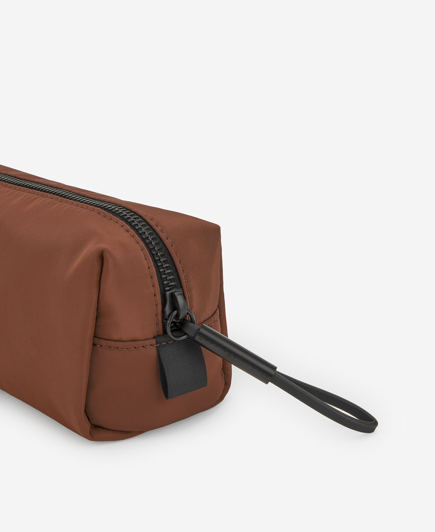 Oval wallet for women image number 2