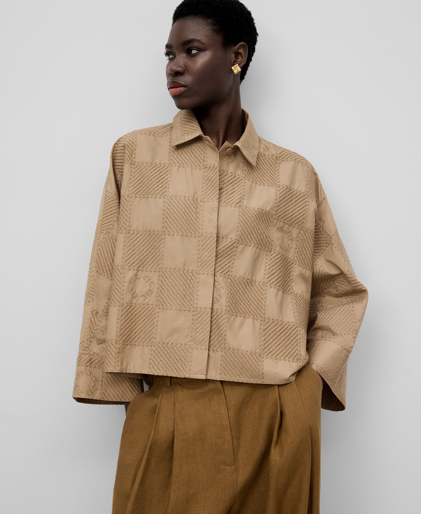 Embroidered loose shirt woman image number 0