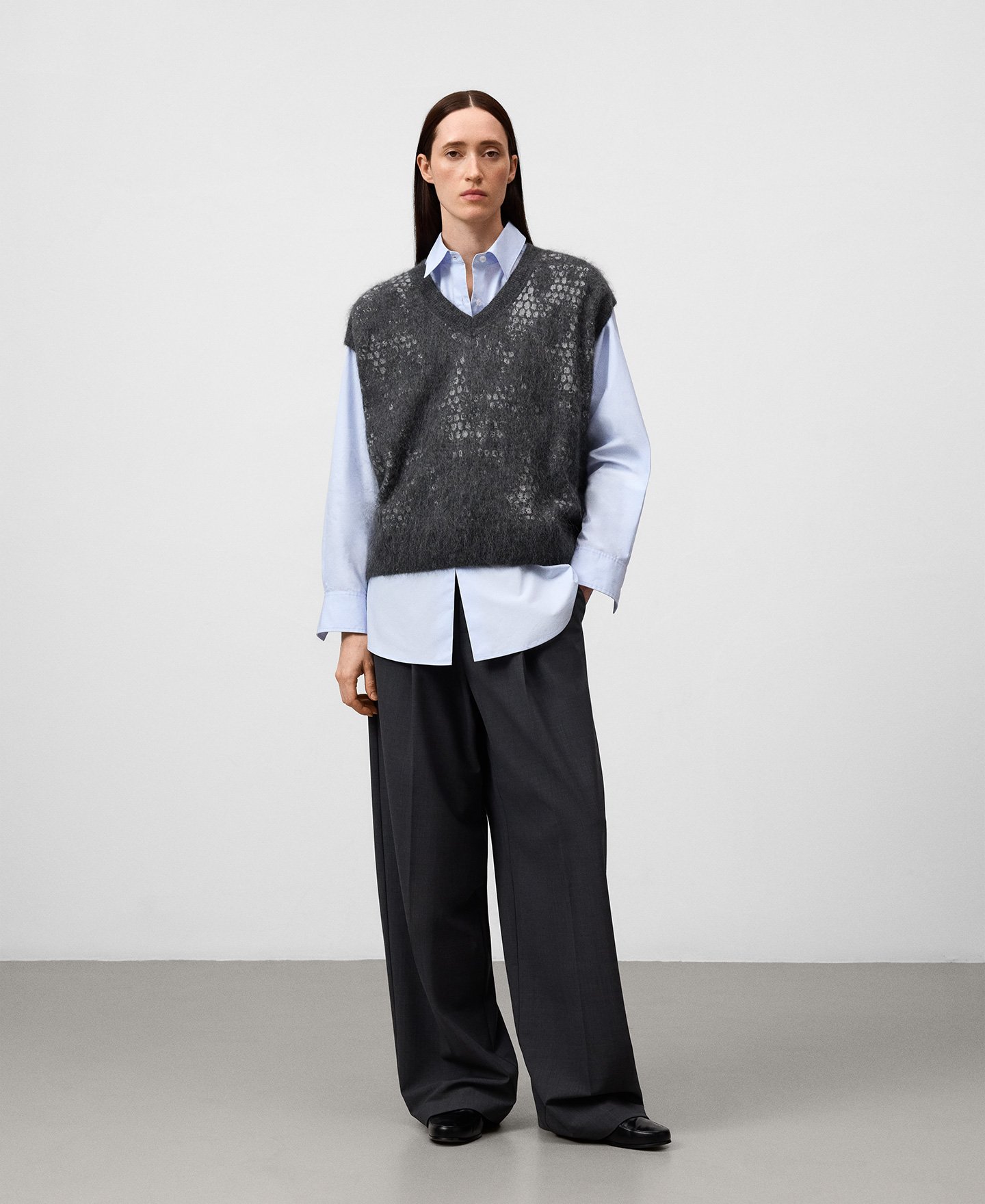 Jacquard knit vest woman image number 1