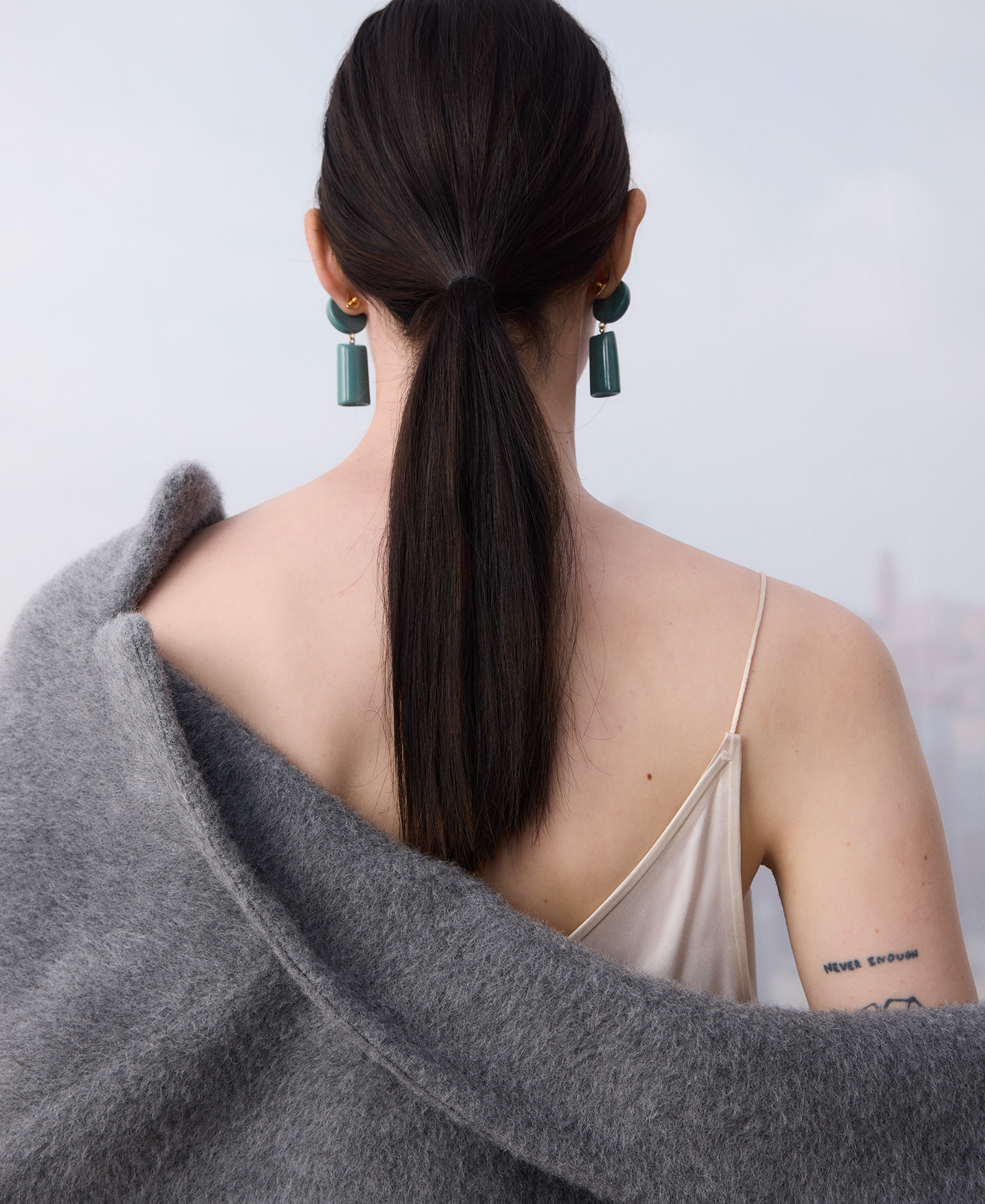 Geometric resin earrings woman image number 4