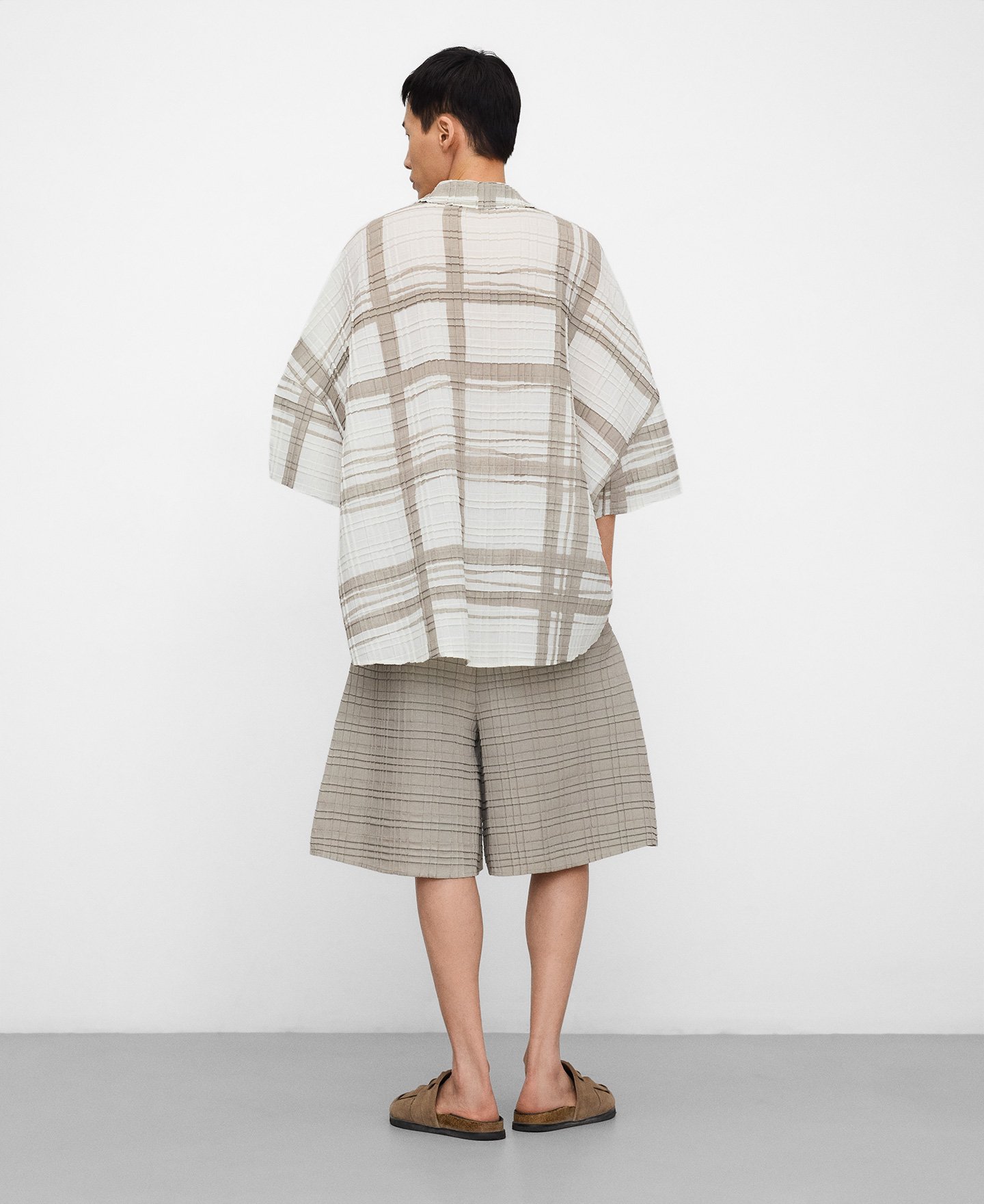 Checkered crinkle shirt image number 2