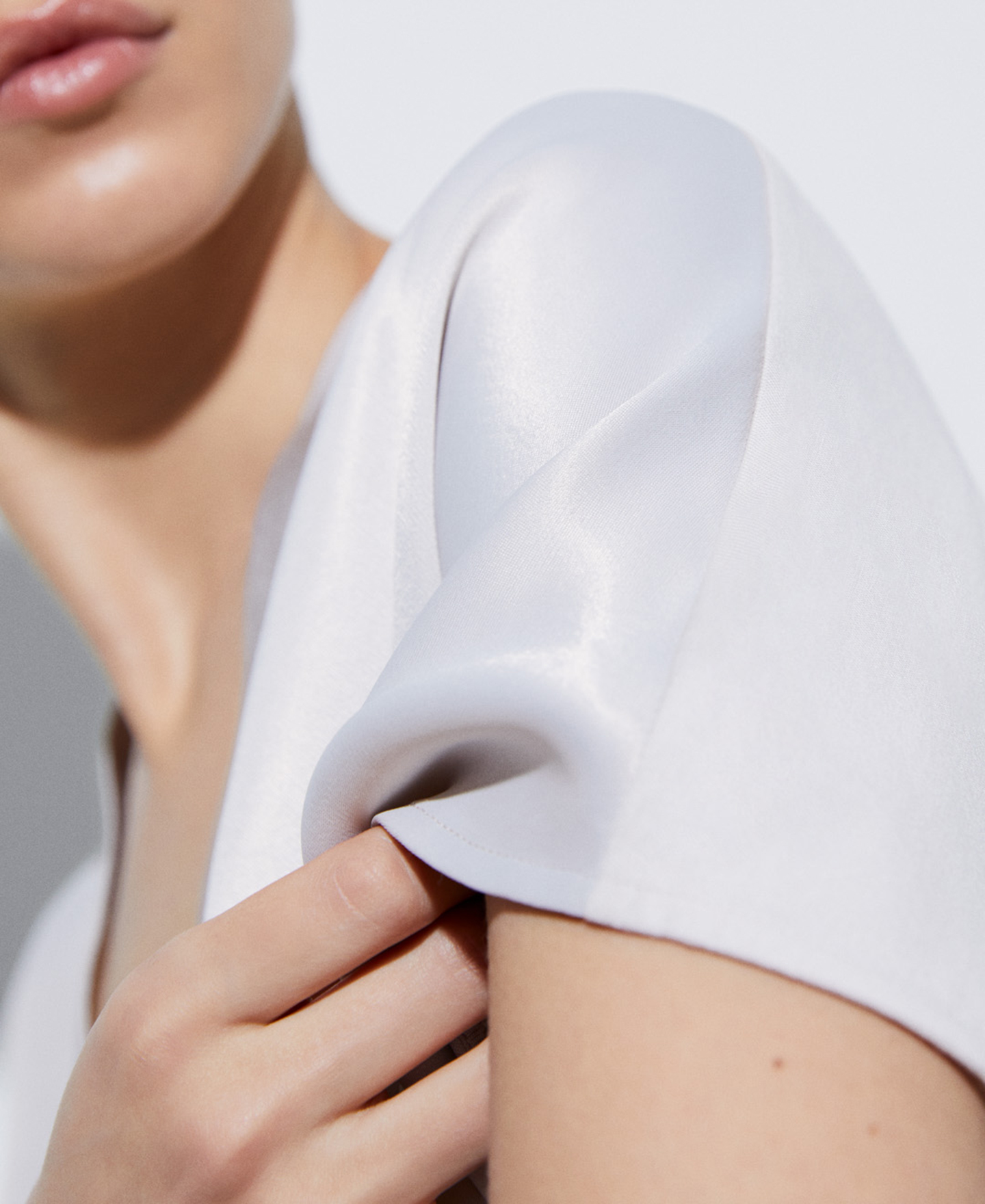 Elasticated waistband viscose T-shirt image number 3