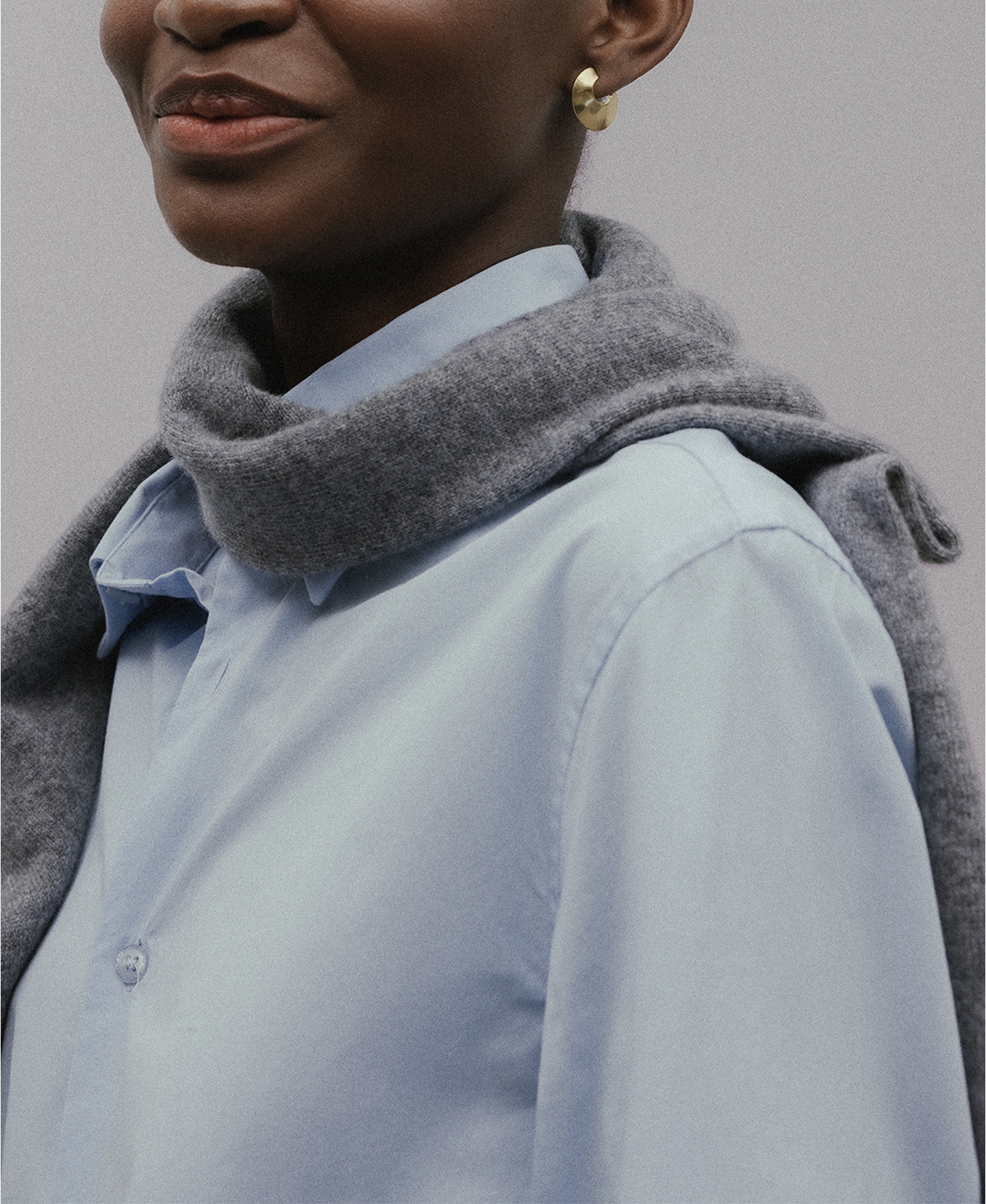 Small circular earrings woman image number 3
