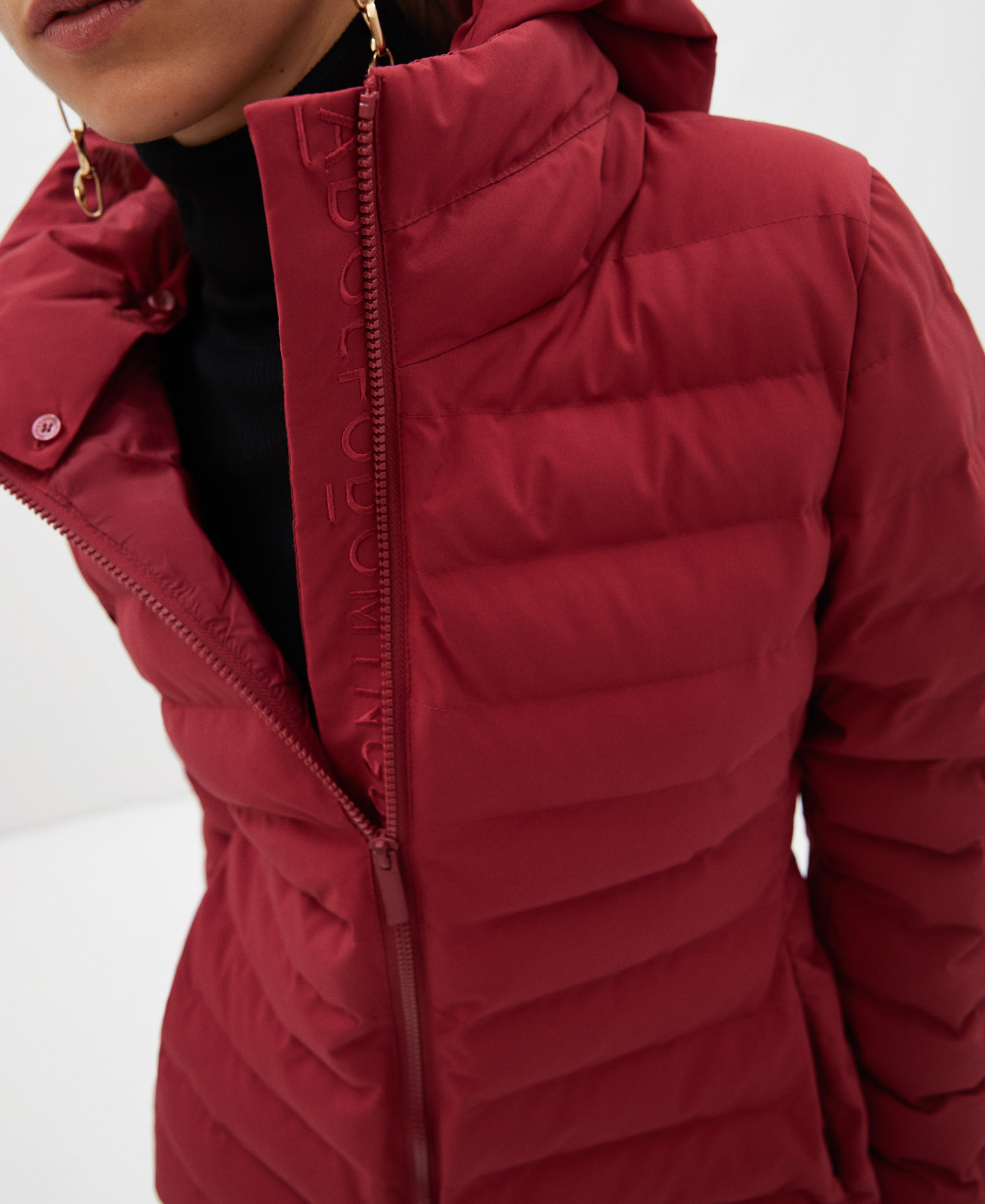 Chaquetón acolchado capucha desmontable image number 3
