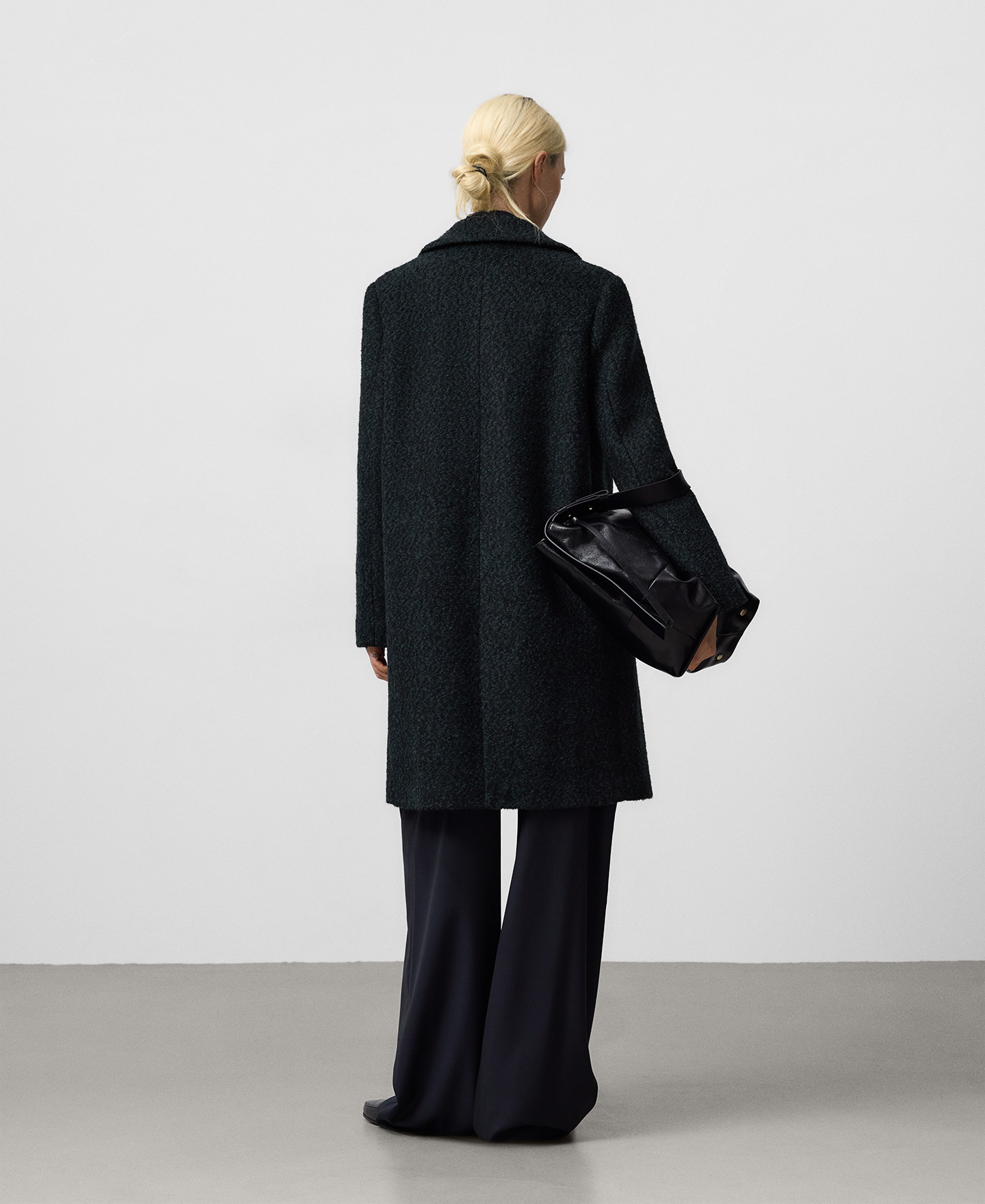 Abrigo sastre cruzado mujer image number 2