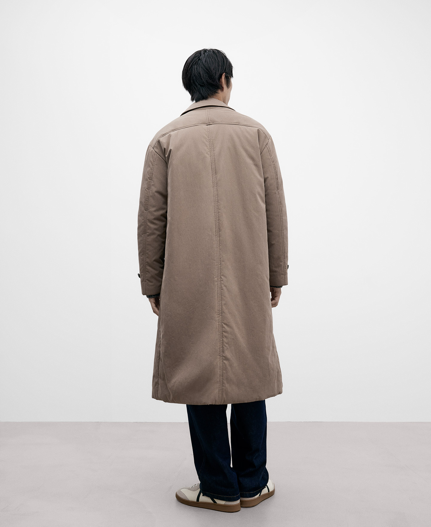 Gabardina color piedra para hombre image number 2