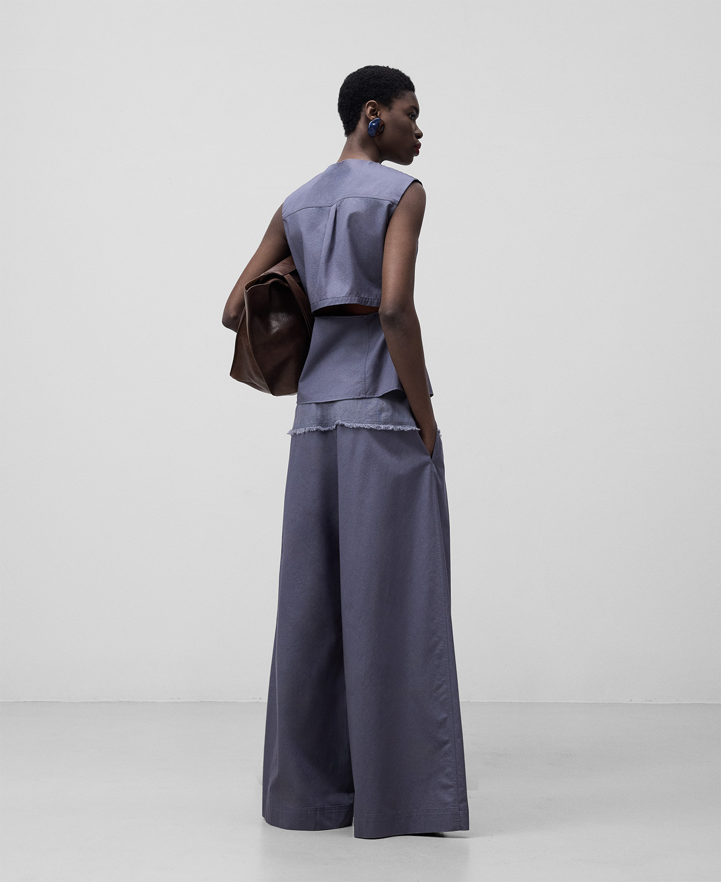 Pleated pants with yoke woman image number 2