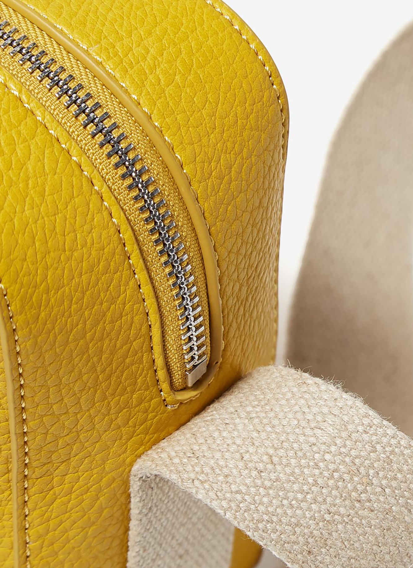 Squared faux leather crossbody bag image number 4