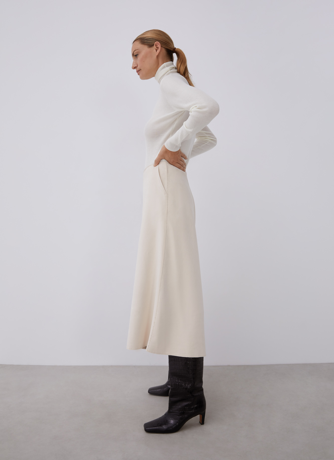Viscose trouser skirt image number 2