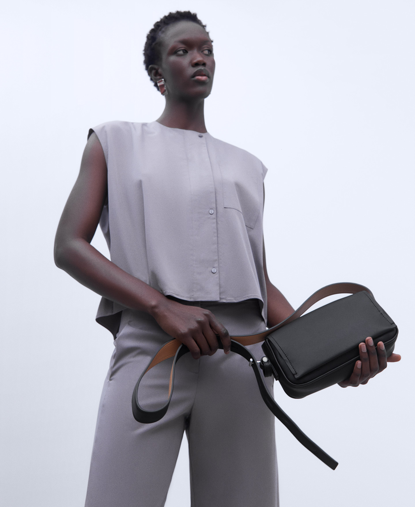 Smooth texture small shoulder bag image number 4