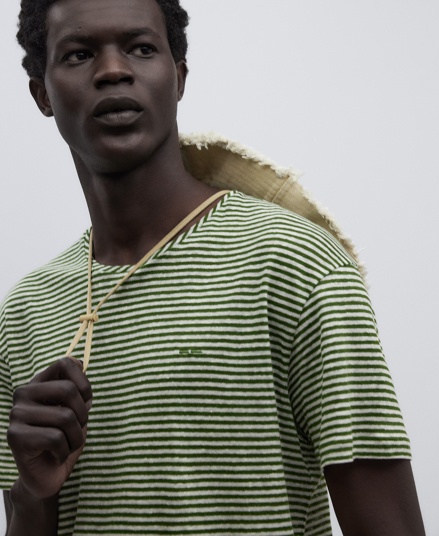 Camiseta en lino hombre image number 3