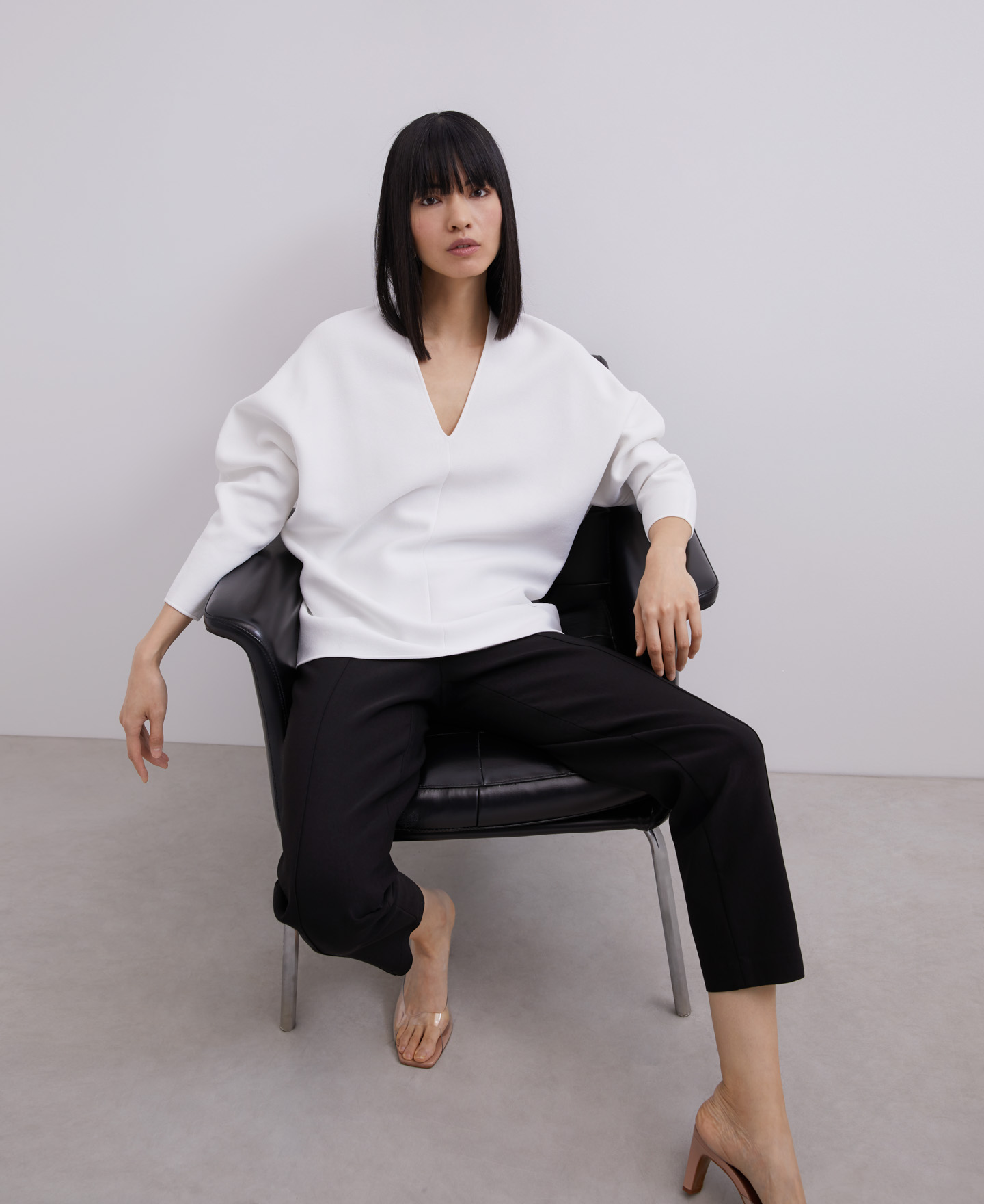 Knit sweatshirt with v-neckline image number 3