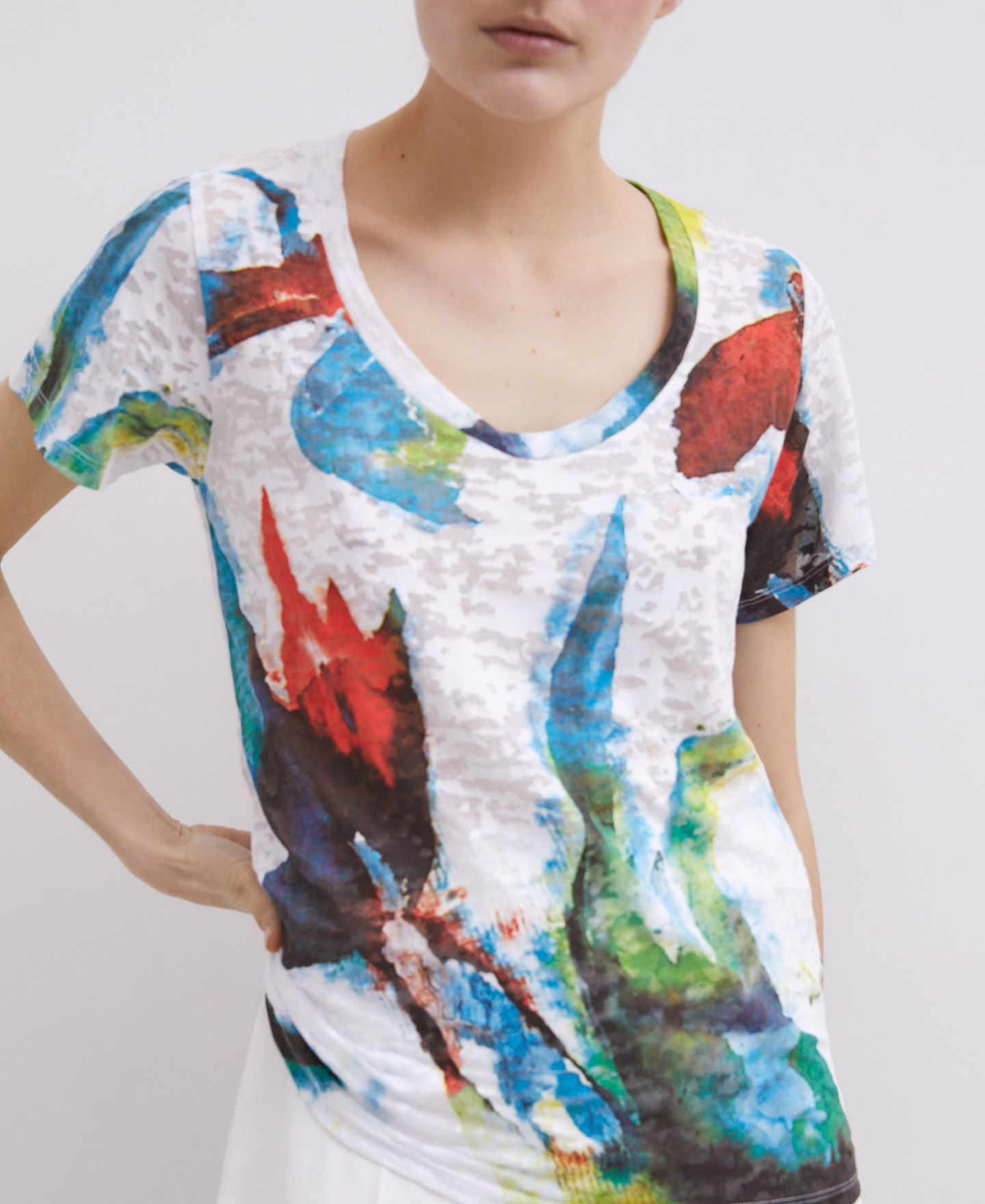 Floral print round neck t-shirt image number 0