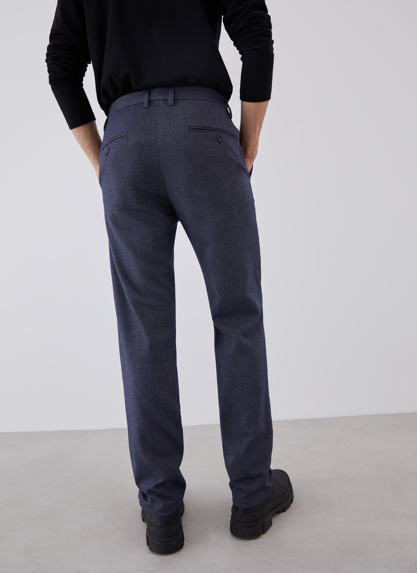 Pantalón tipo chino con acabado jaspeado image number 1