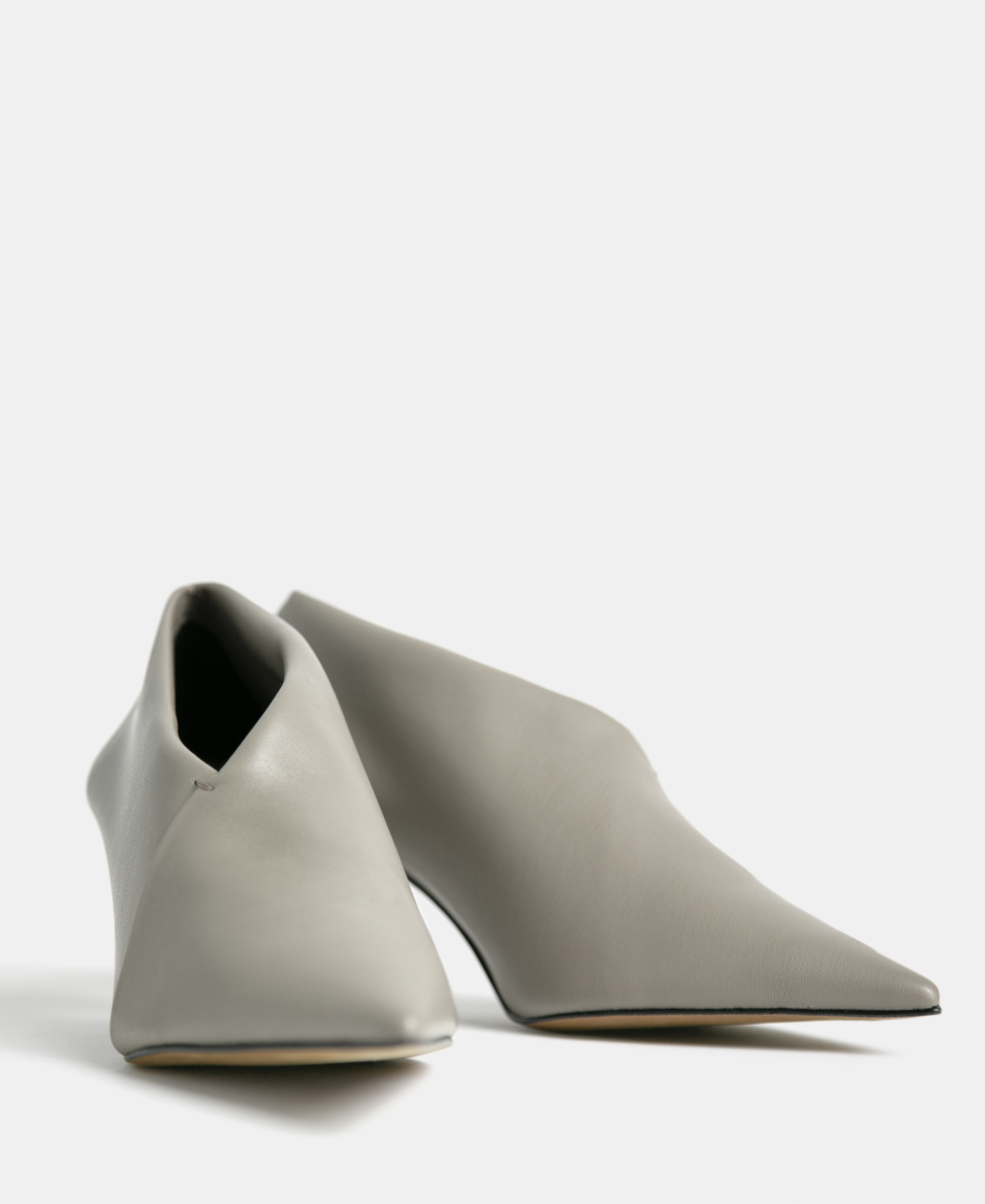 Pointed toe ankle boots image number 1