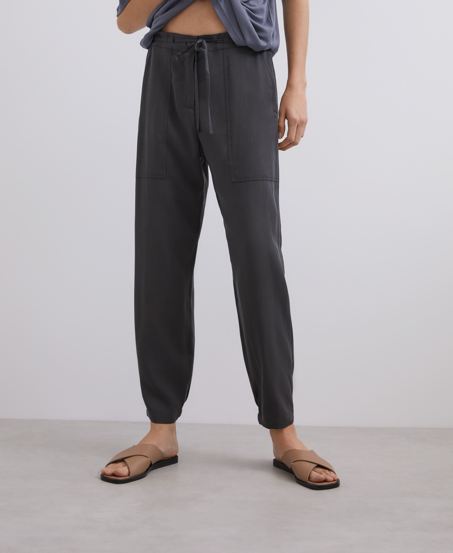 Pantalón fluido en lyocell image number 1