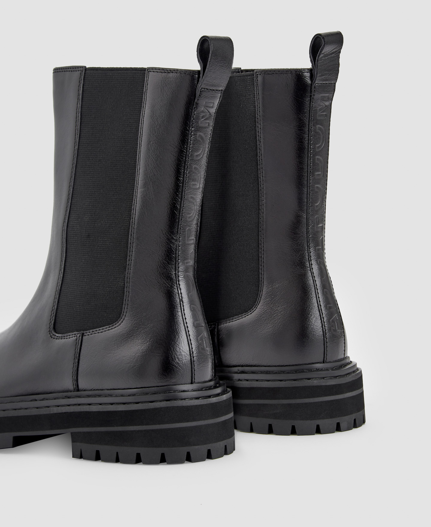 Cowhide leather chelsea ankle boots image number 2