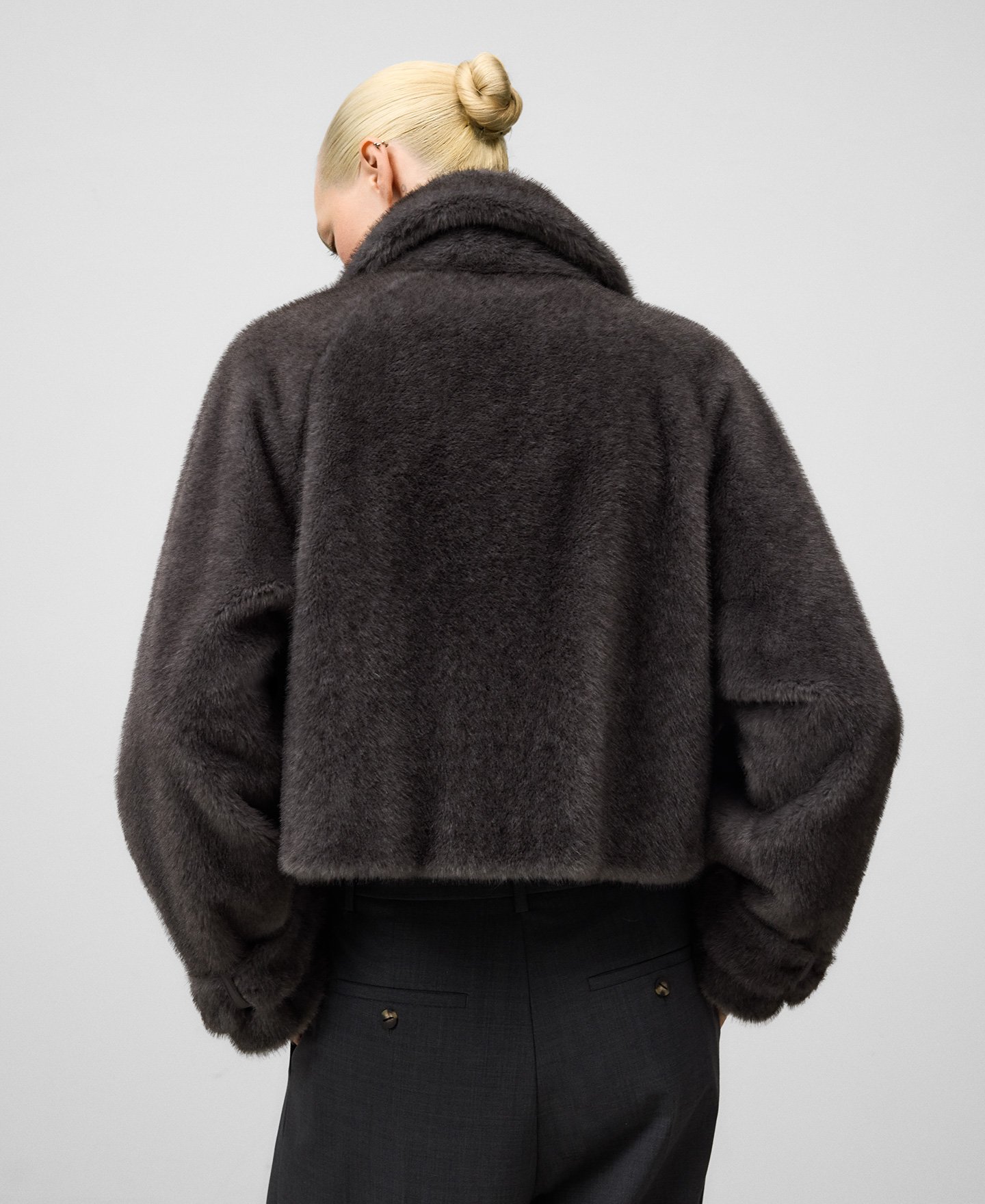 Faux fur short coat woman image number 2