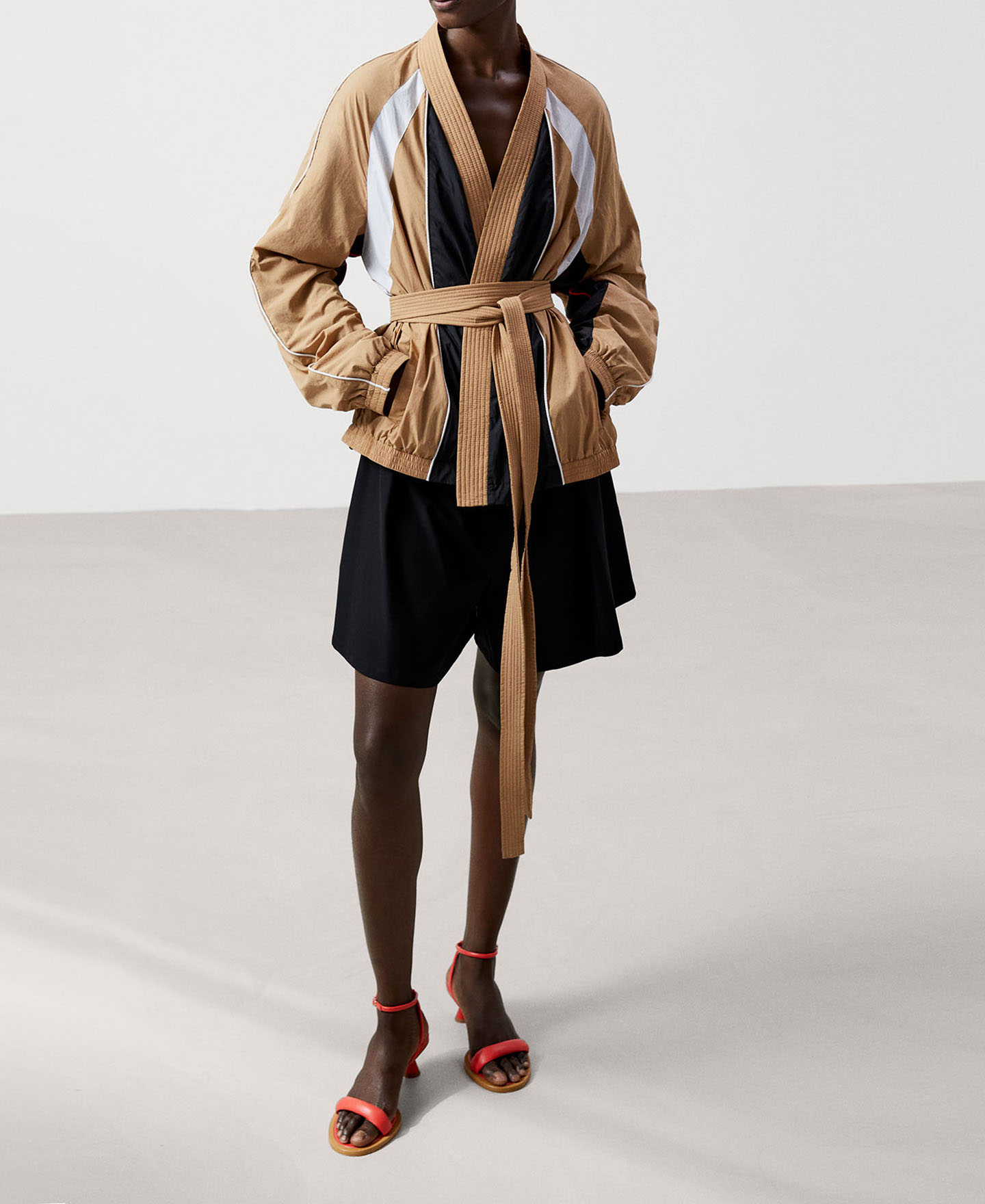 Chaqueta kimono en nailon tricolor image number 1