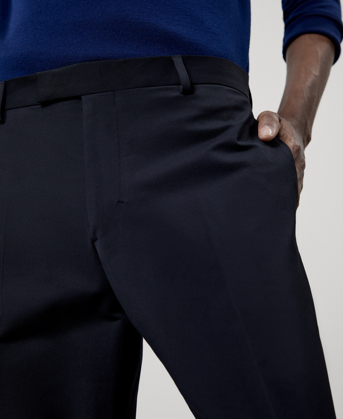 Ankle-length tailored trousers image number 3