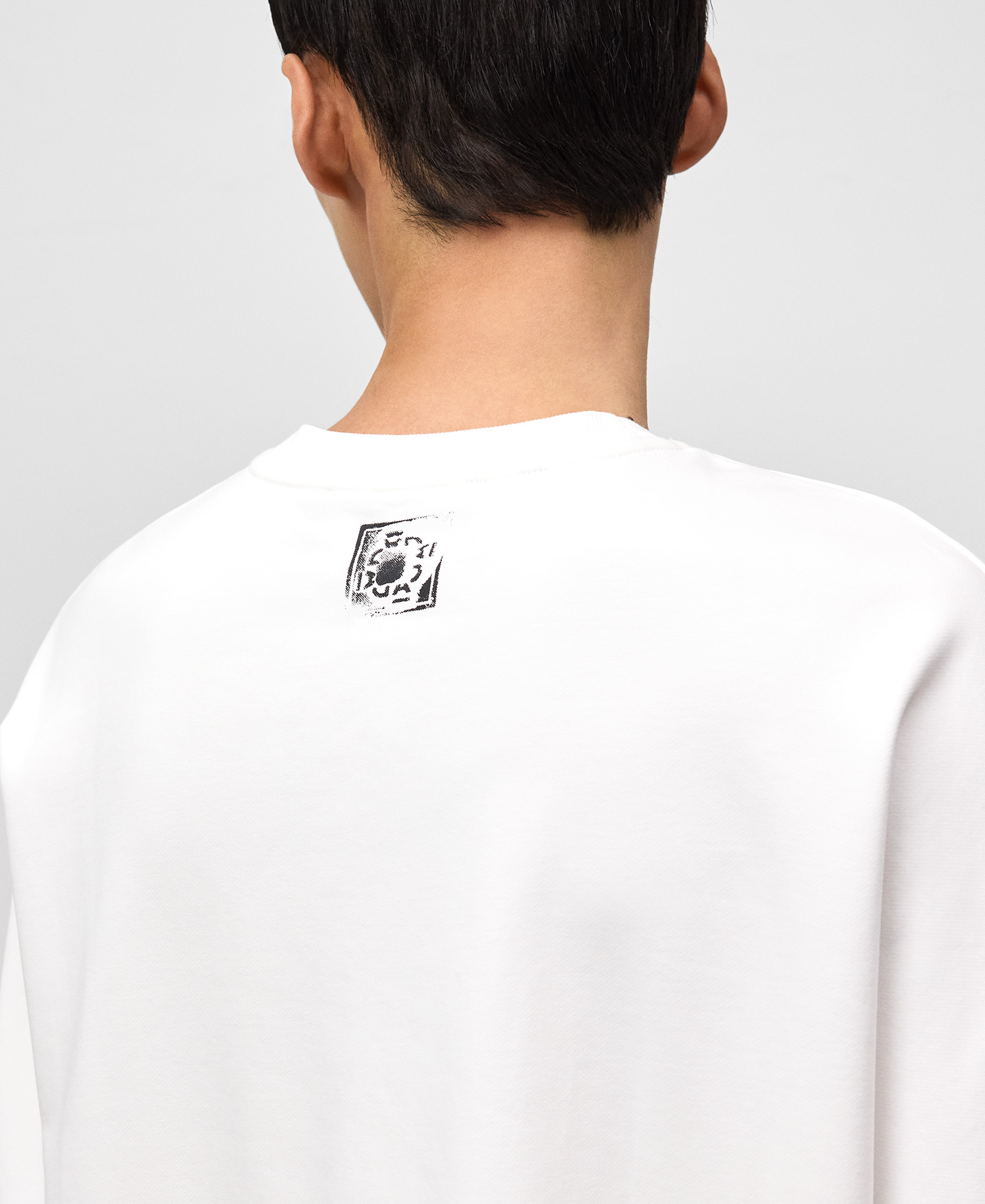 Back seam detail T-shirt man image number 3
