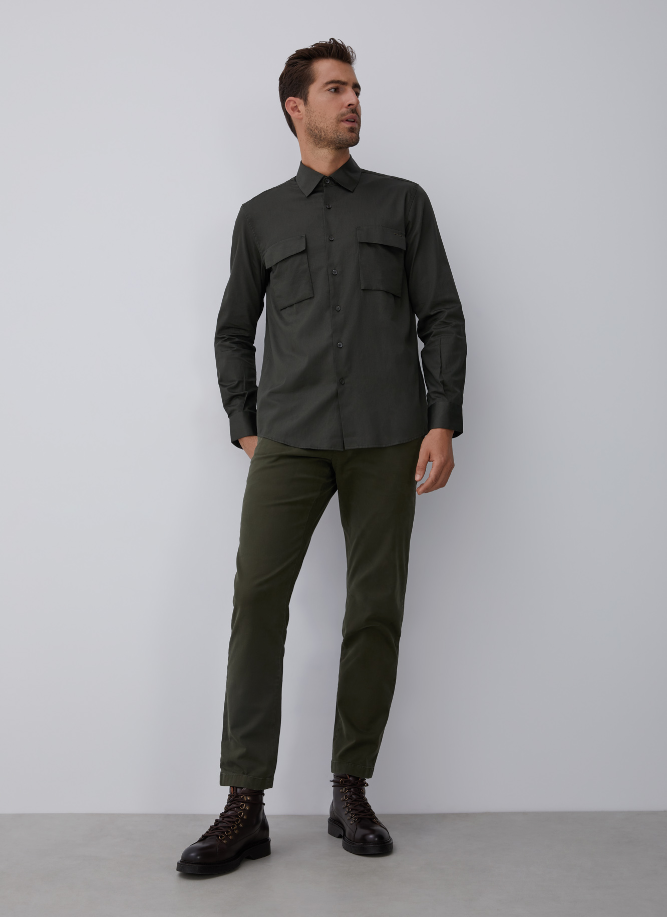 Cotton shirt withchest pockets image number 4