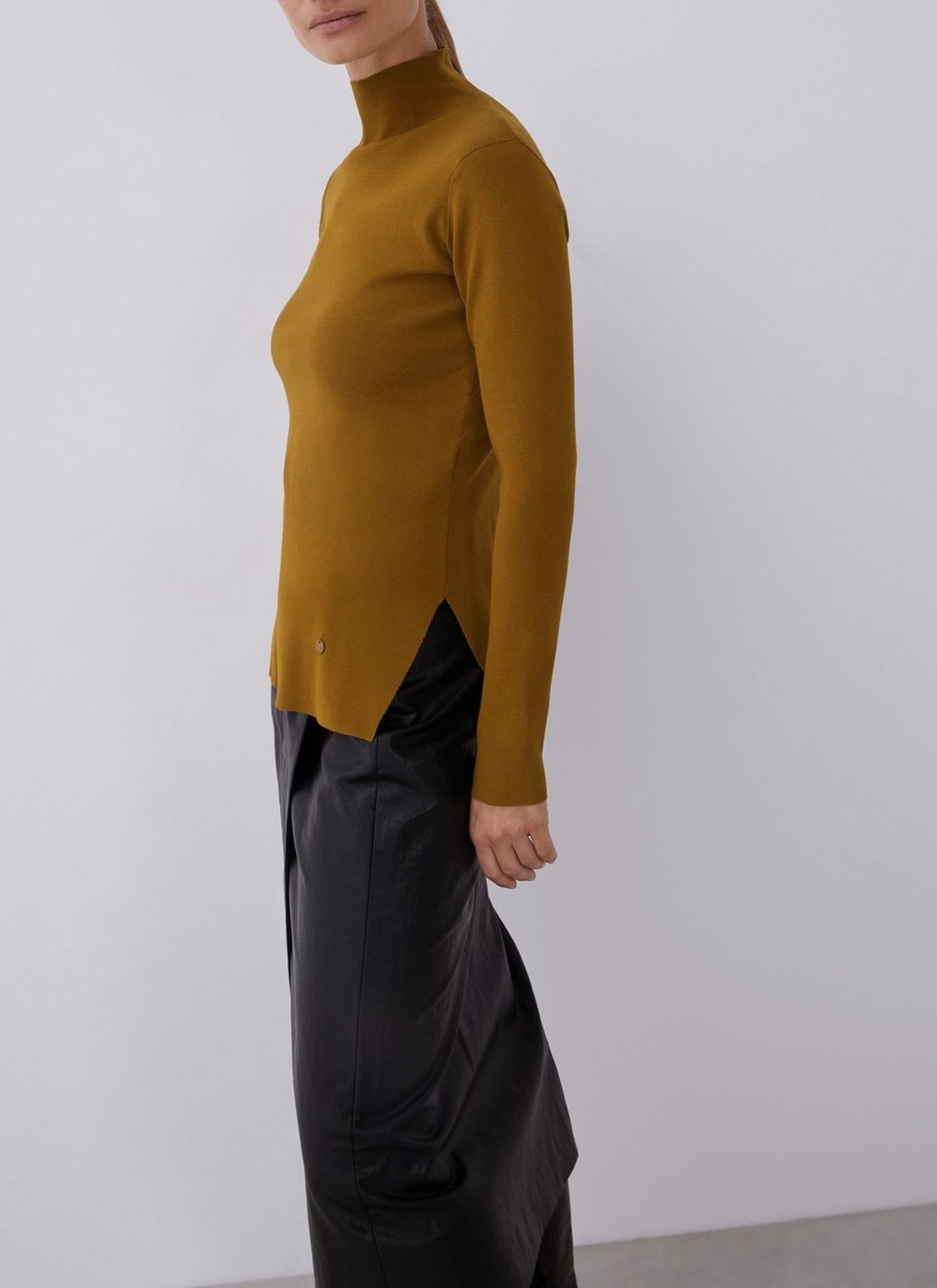 Jersey cuello Perkins en punto goma image number 4