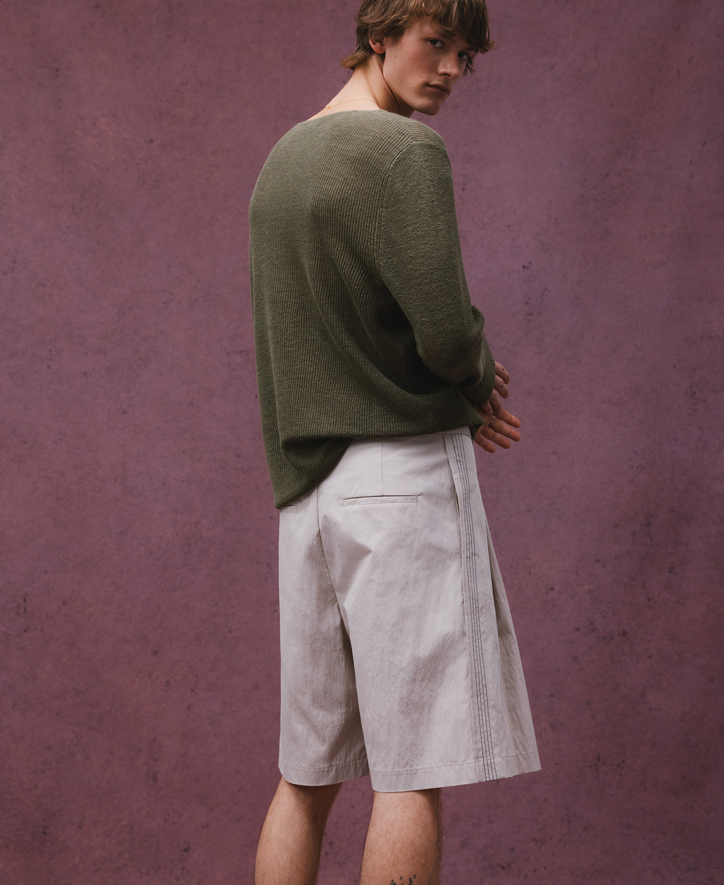 Bermuda oversize doble pinza hombre image number 2