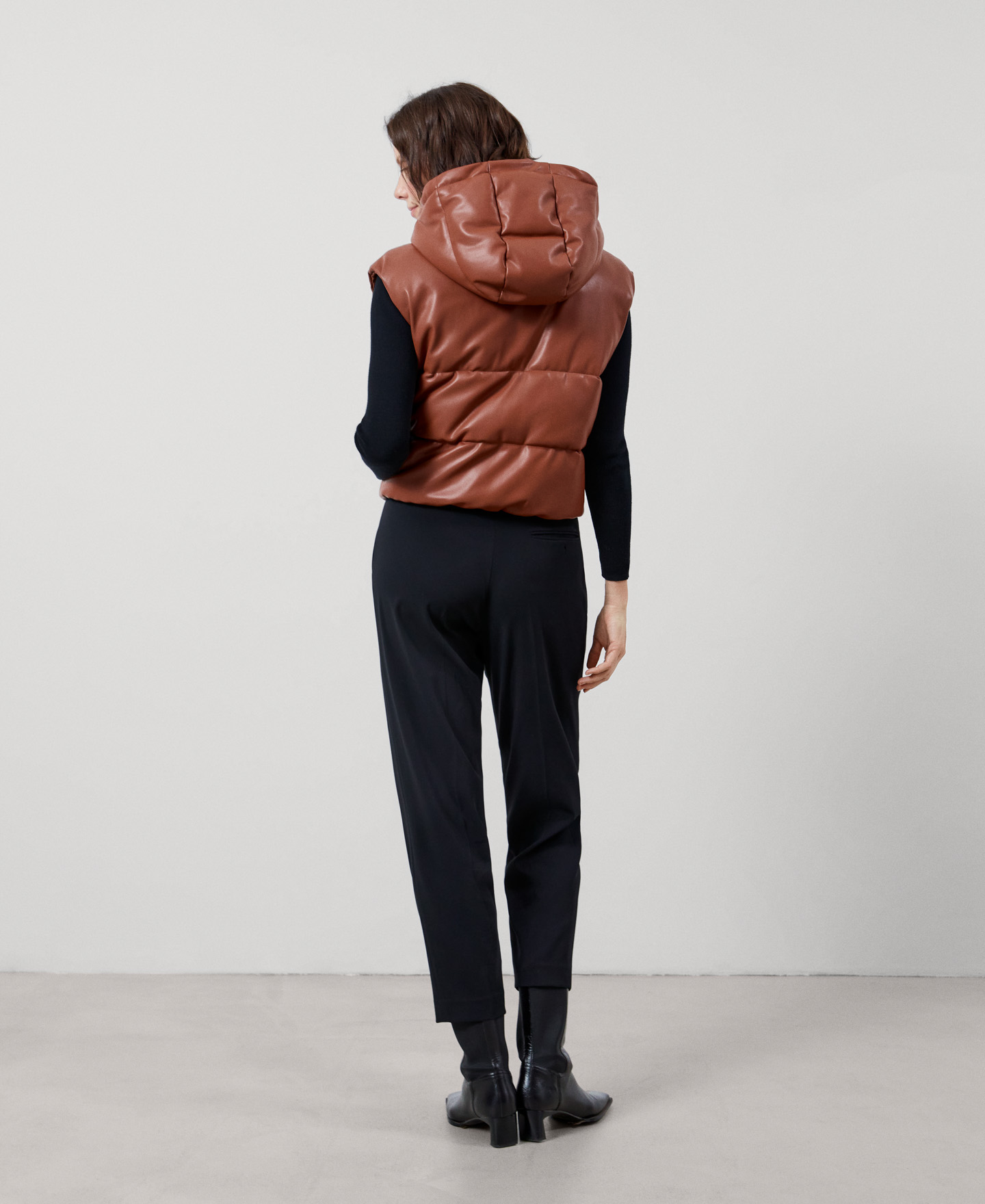 Waterproof padded waistcoat image number 2