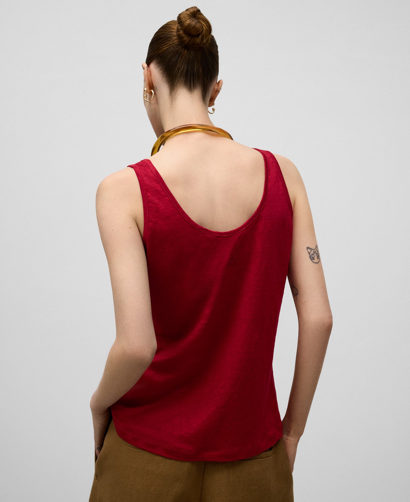 European linen sleeveless T-shirt woman image number 2