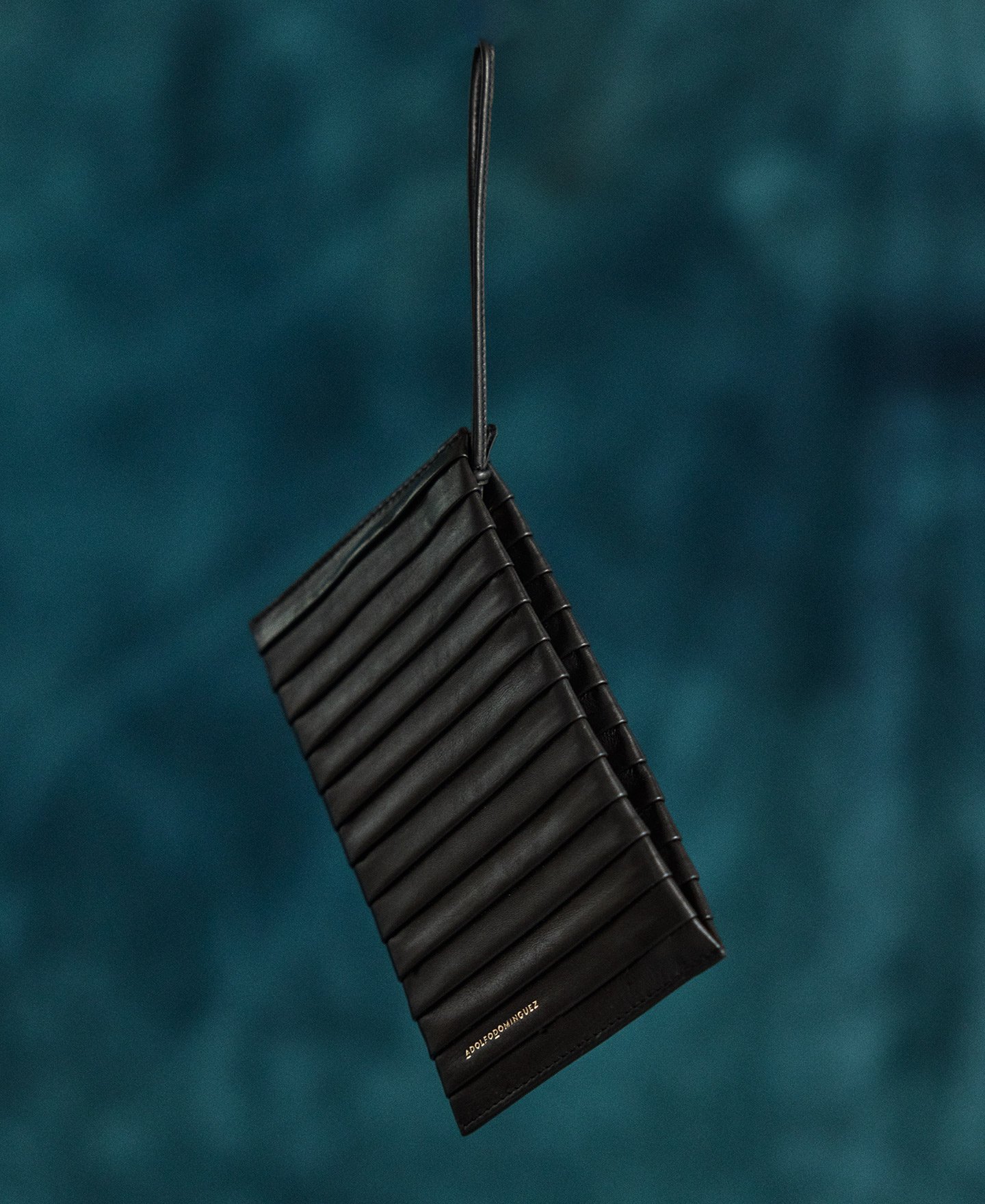 Leather rectangular pleated clutch woman image number 3