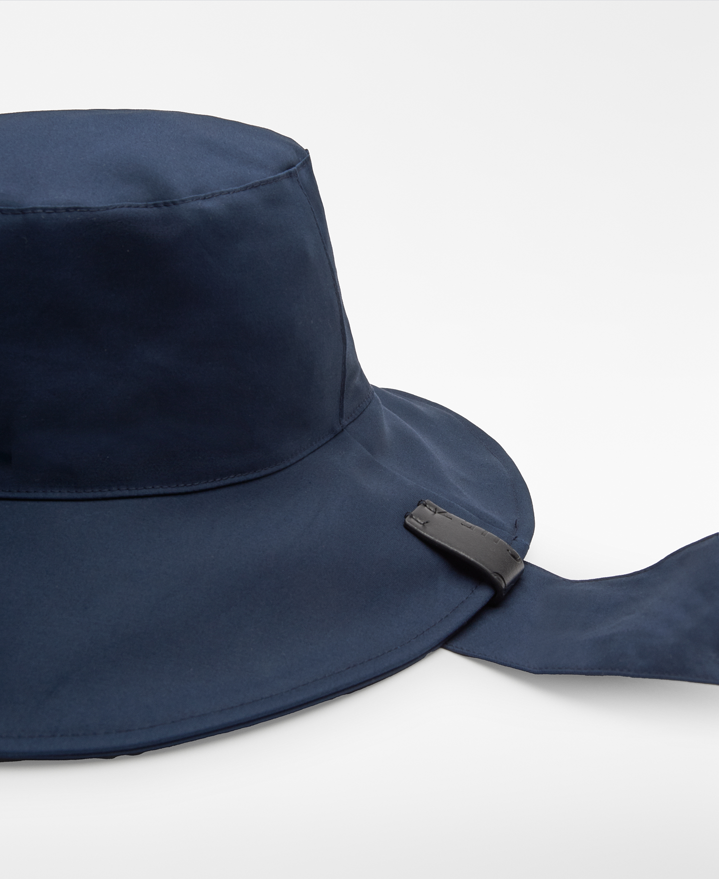 Waterproof bucket hat with ties image number 1