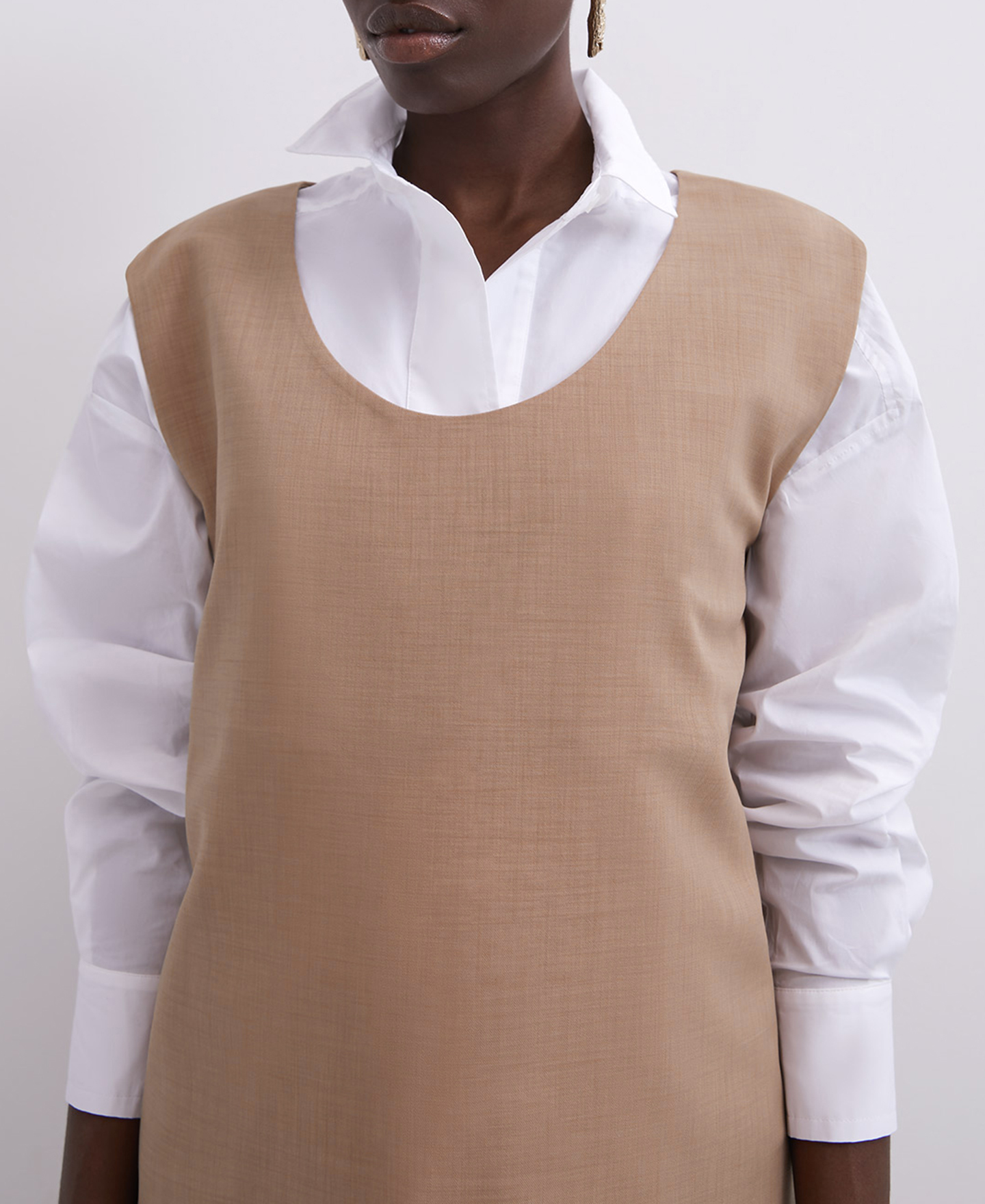 Sleeveless round collar top image number 1