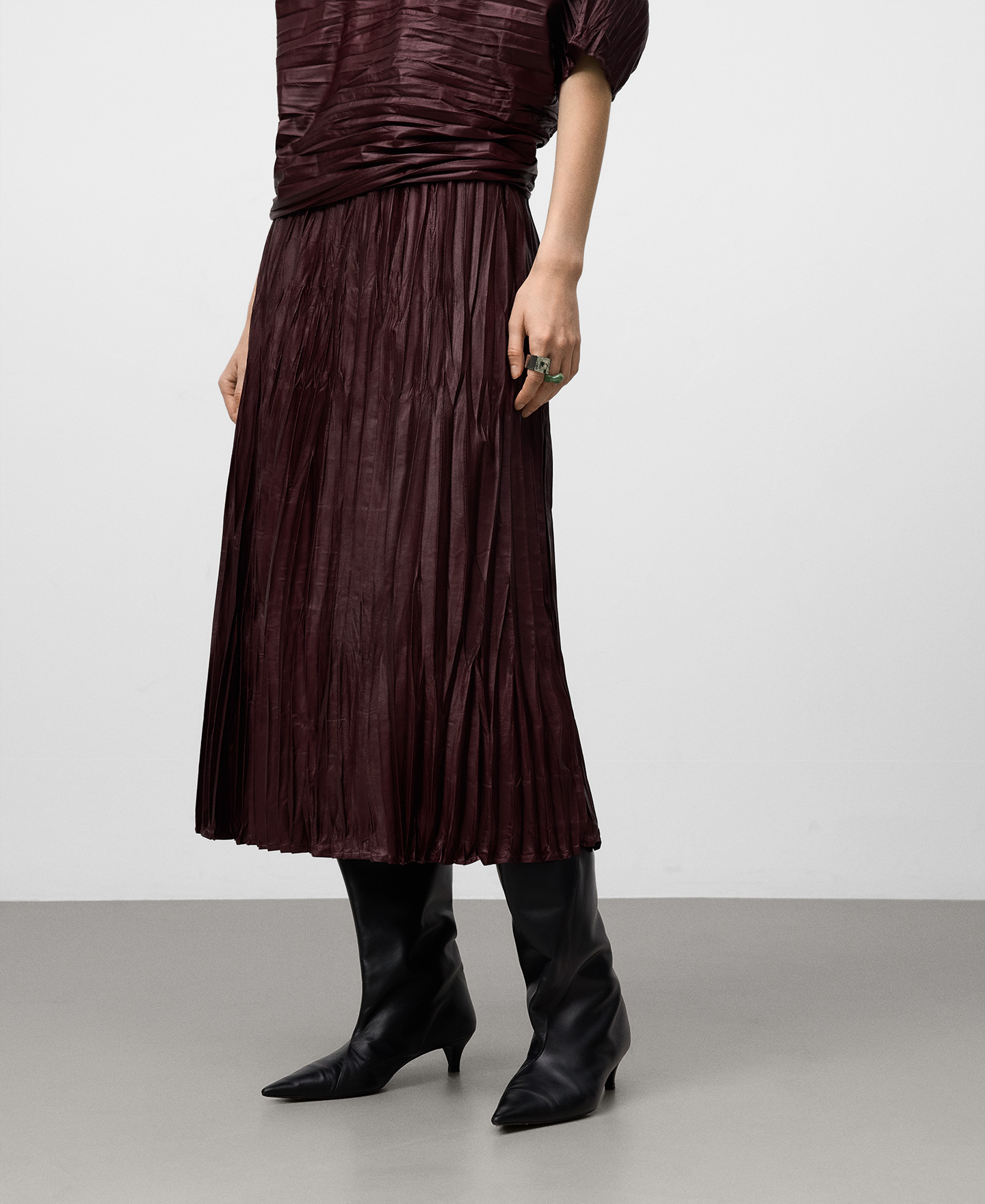 Leather-Non-Leather crinkle skirt image number 0