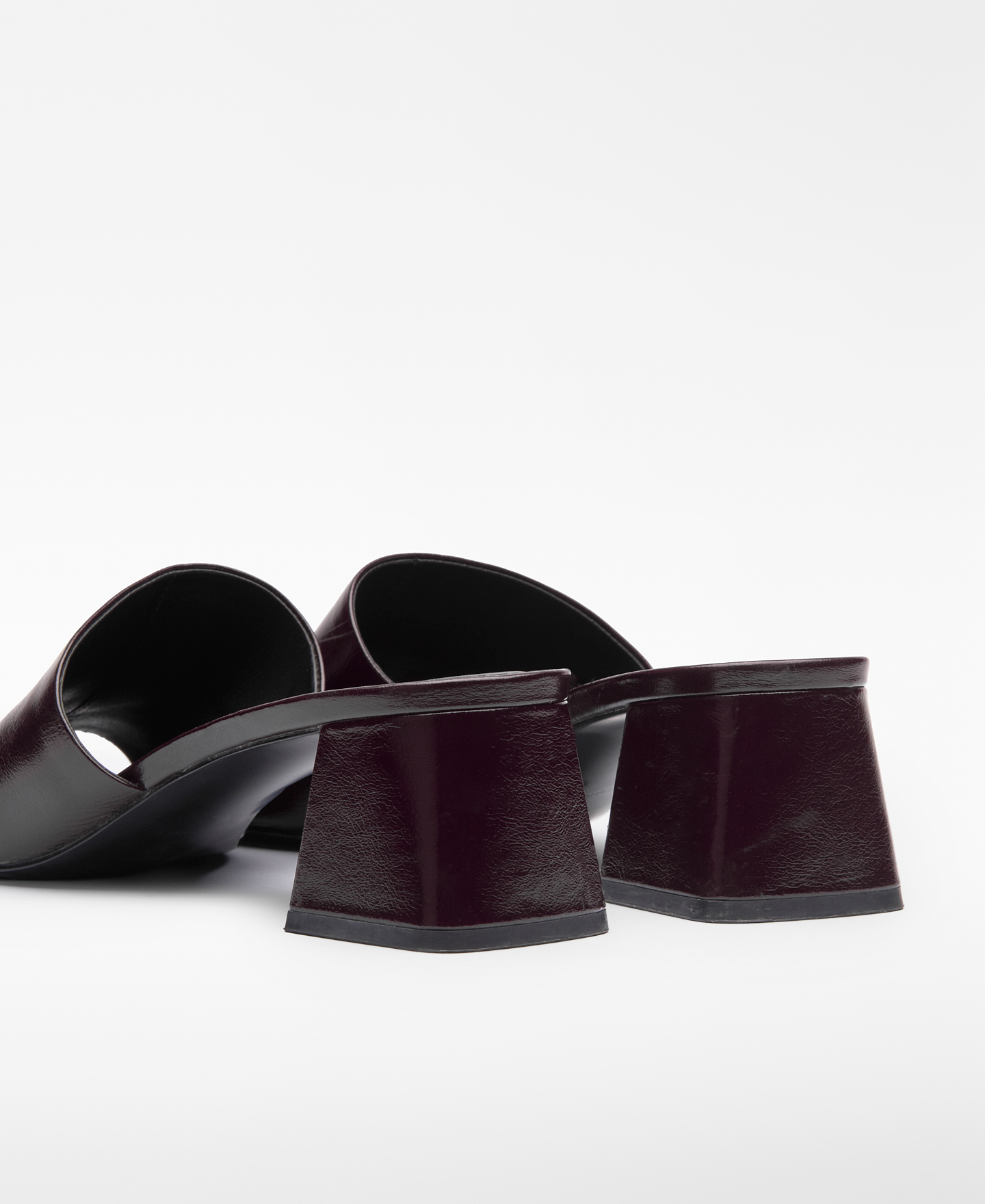 Square-heel leather sandal image number 2