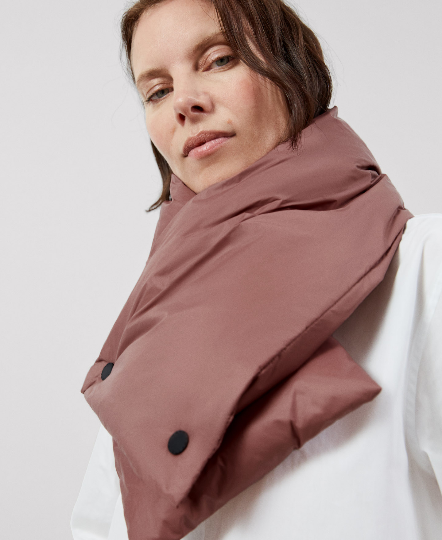 Nylon padded short jacket image number 3