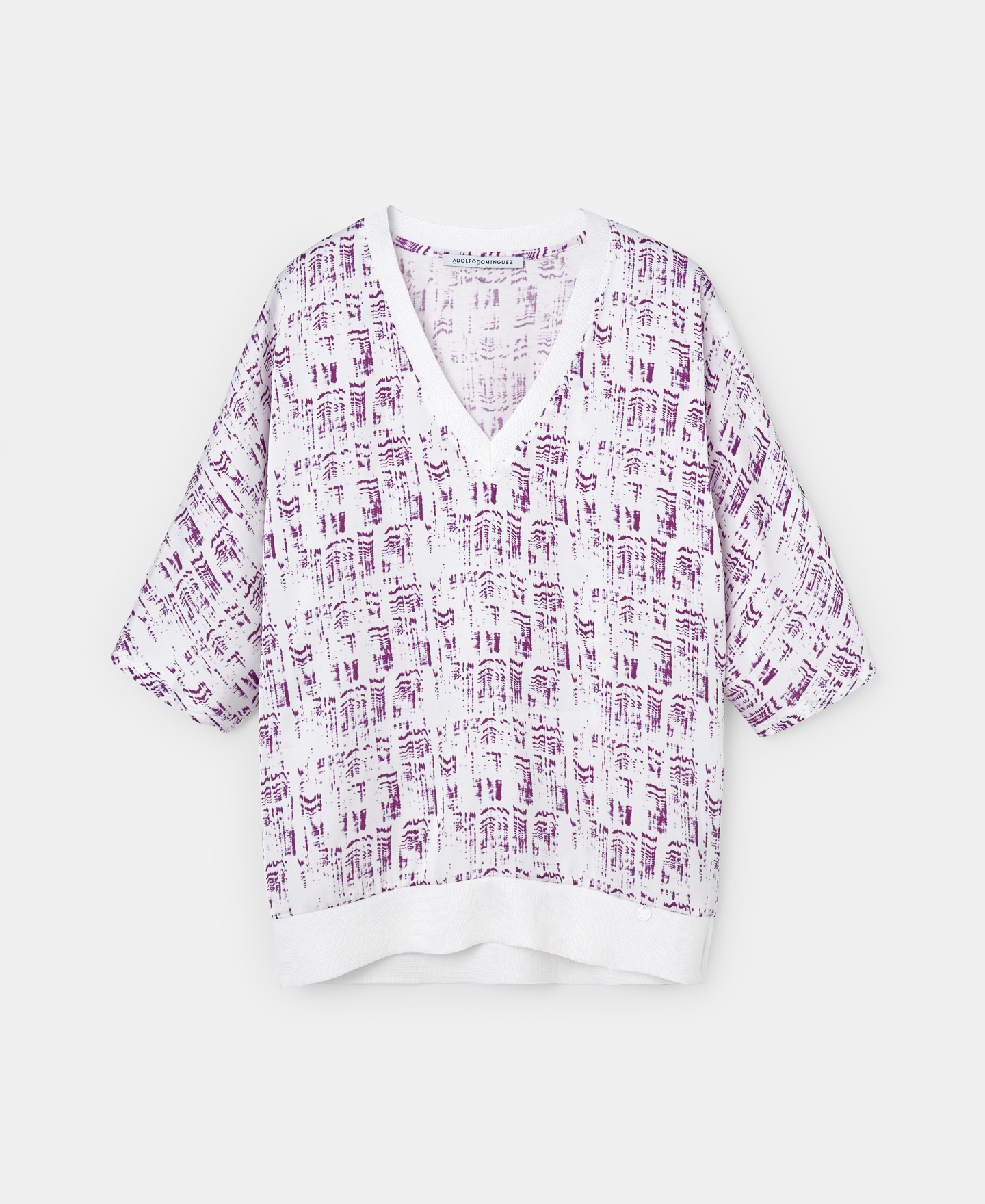 V-neck printed t-shirt image number 4