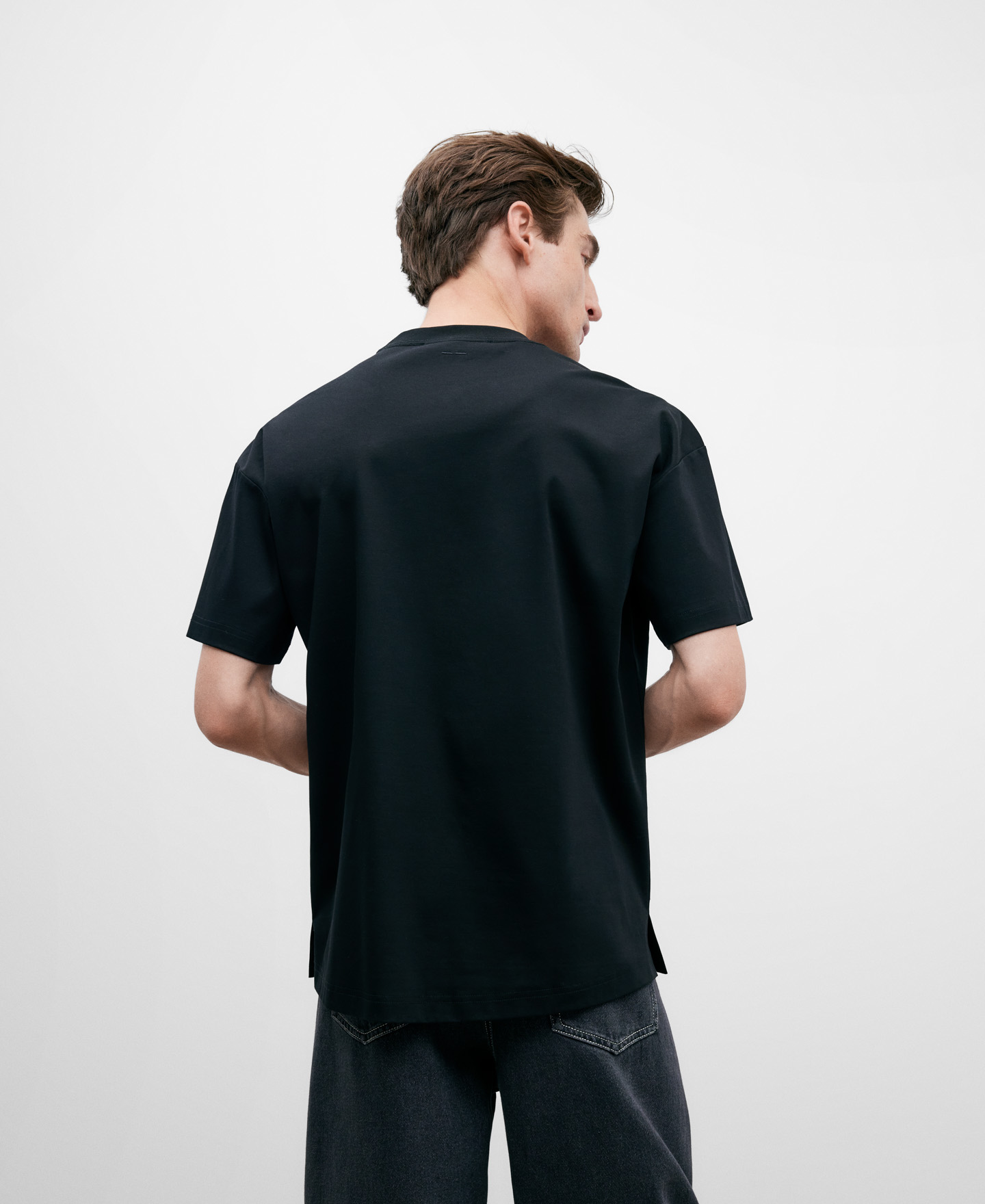 Camiseta holgada de algodón negra image number 2