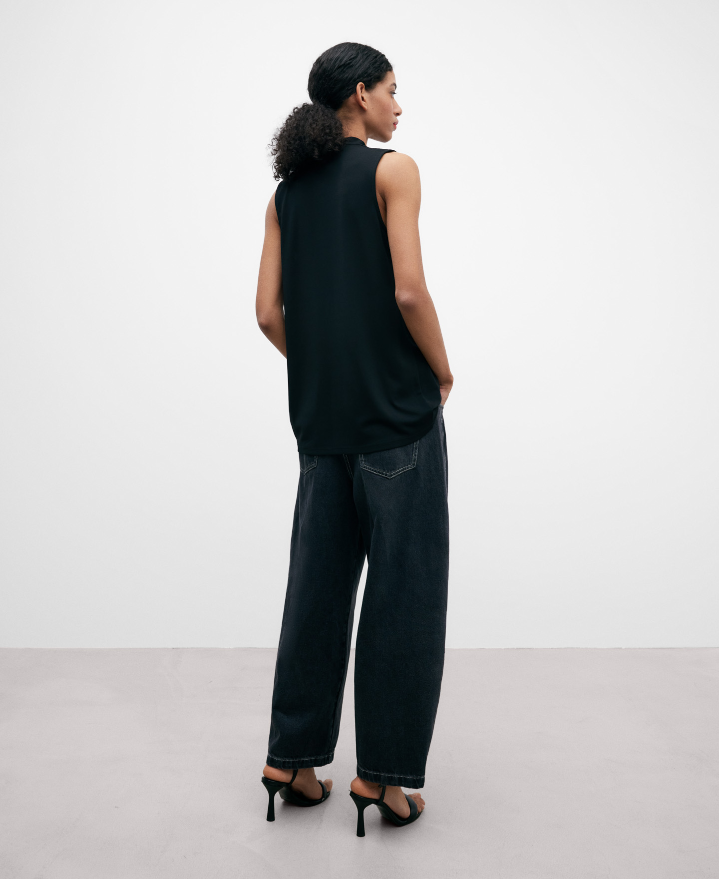 V-neckline black top image number 2