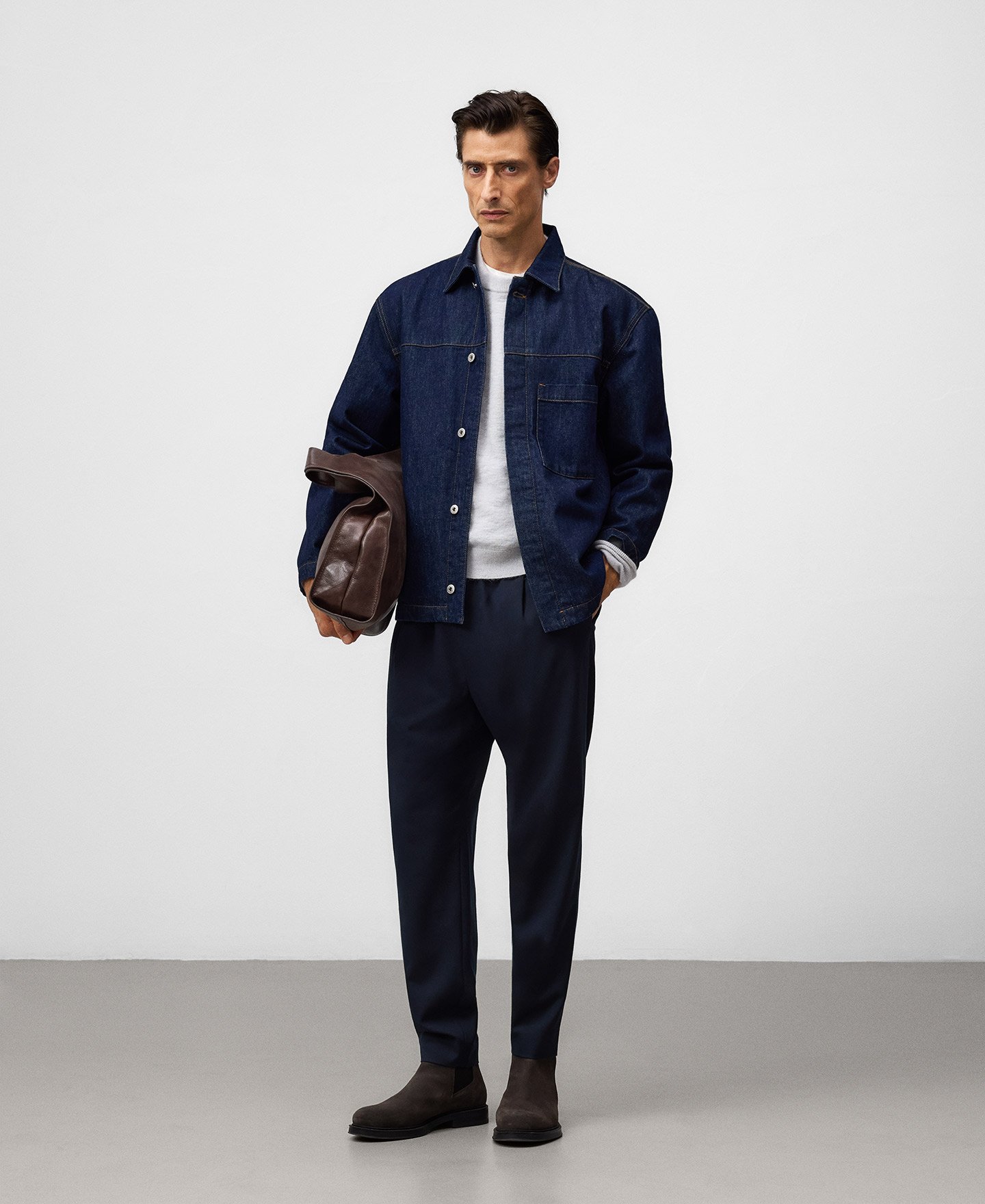 Pantalón jogger pinzas hombre image number 1