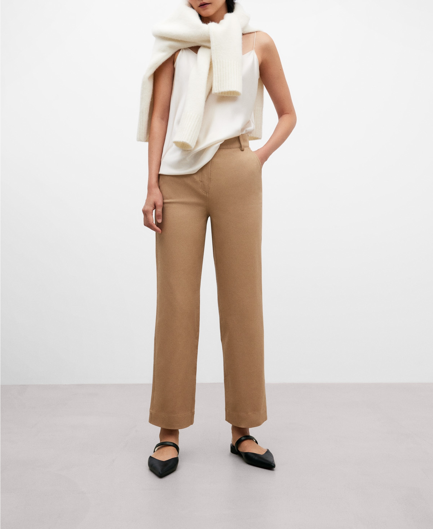 Pantalón recto slim fit image number 1