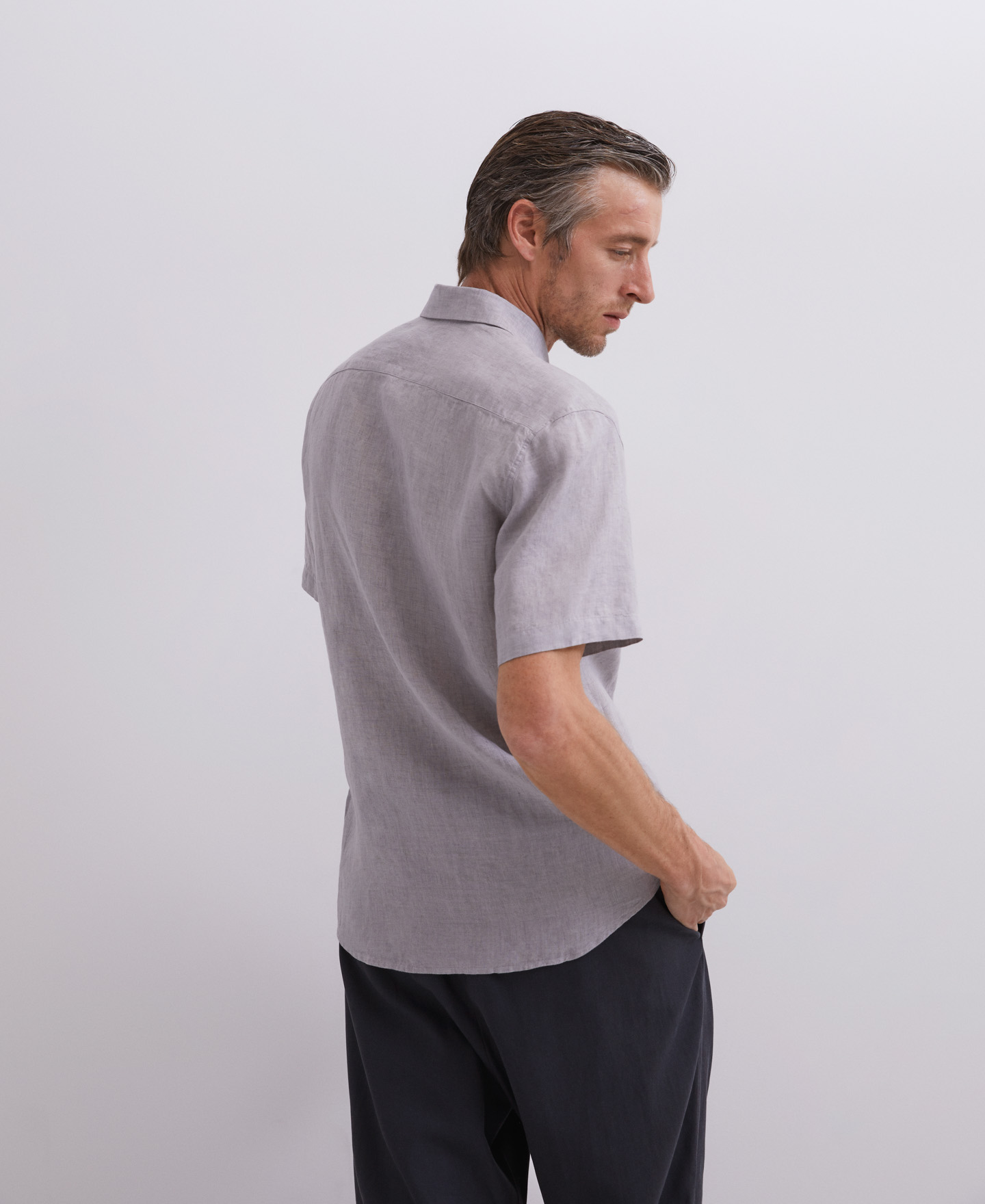 Short sleeve linen shirt image number 2