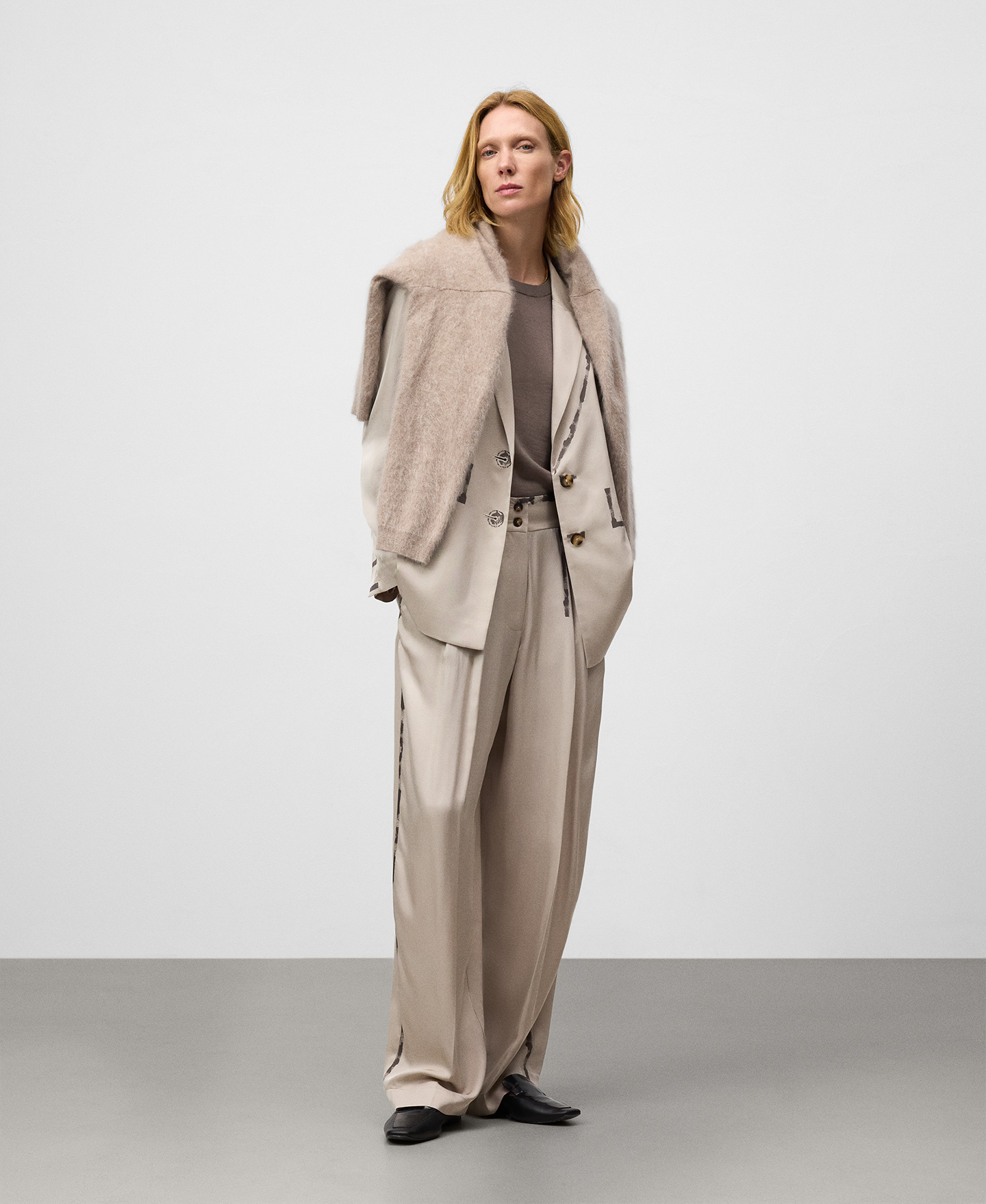 Paint-effect barrel fit trousers woman image number 1