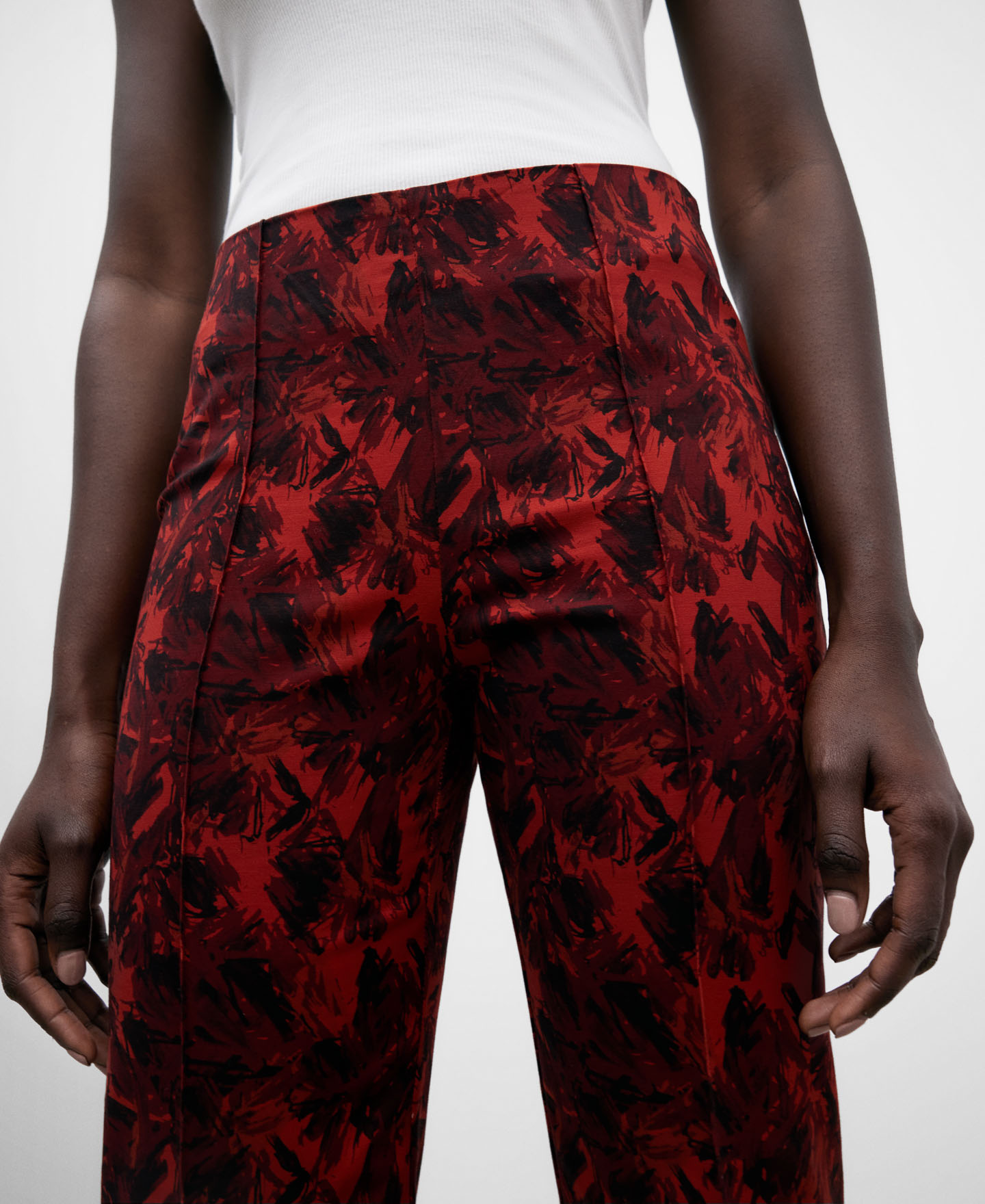 Ankle printed trousers women image number 3