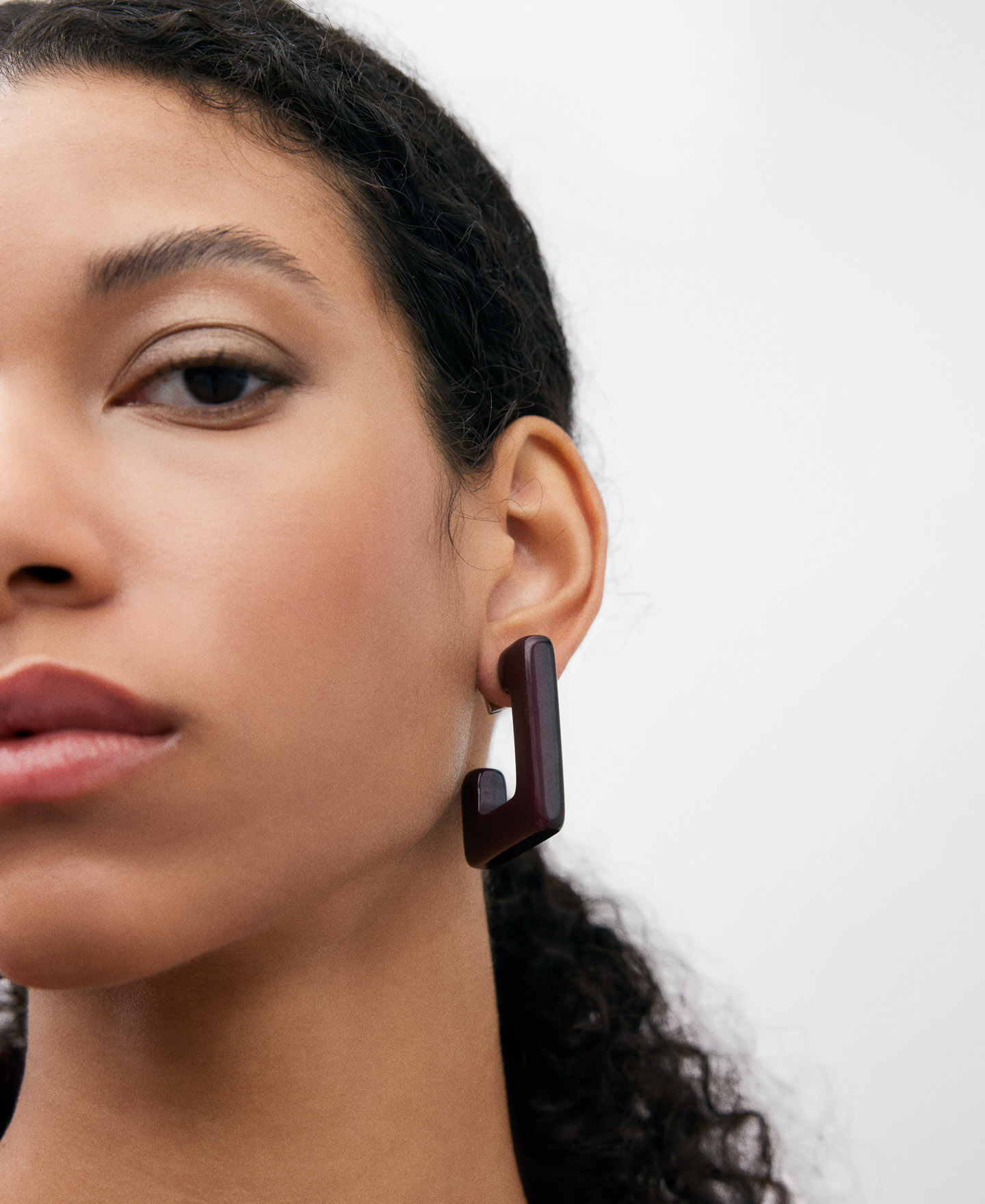 Two-coloured square earring image number 3