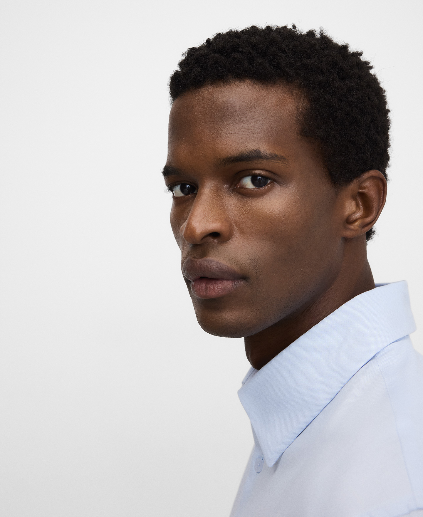 Regular fit spread collar shirt image number 3